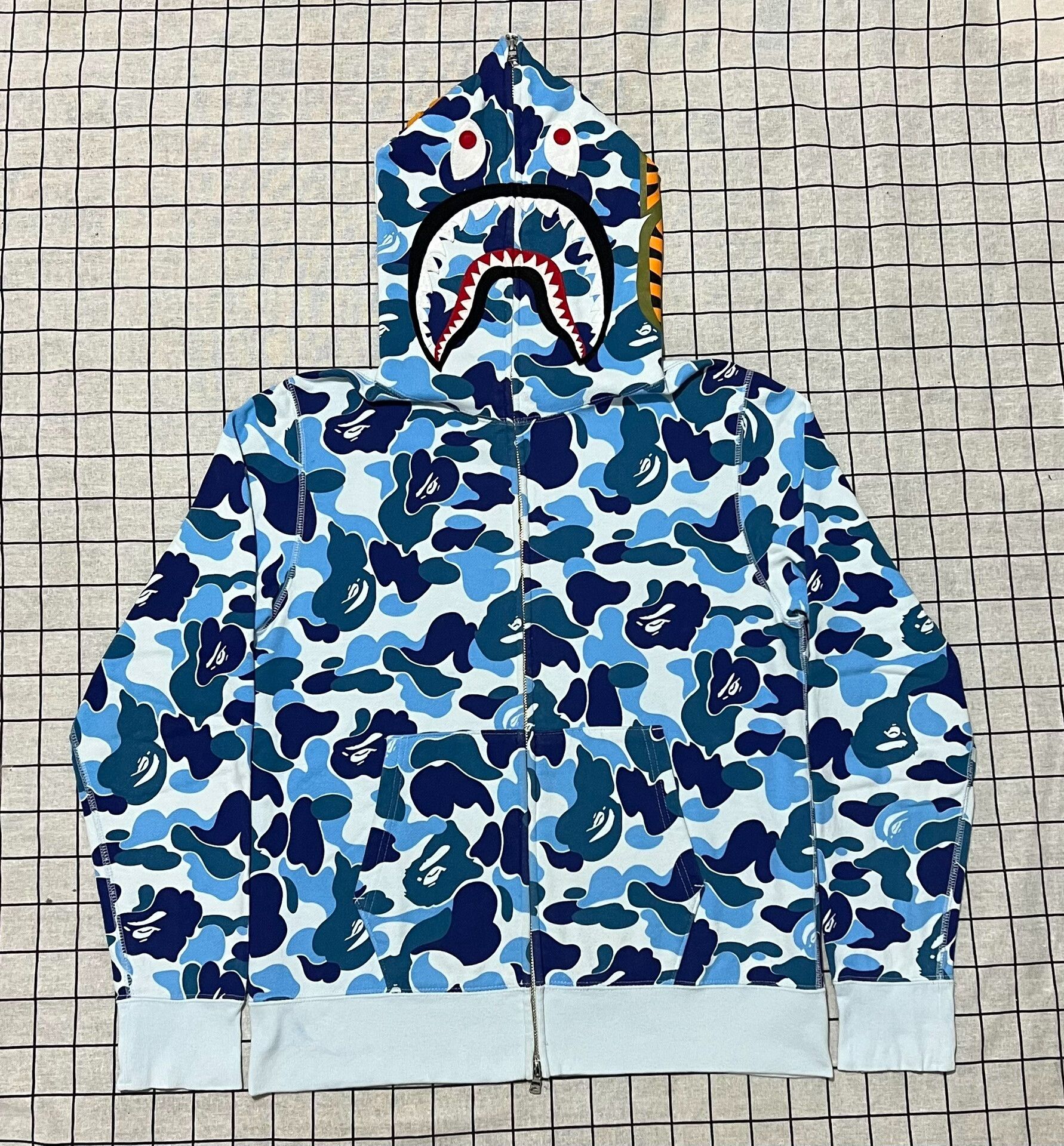 Bape Bape Shark Camo Multi Light Jacket m Men Size US M / EU 48-50 / 2 - 1 Thumbnail