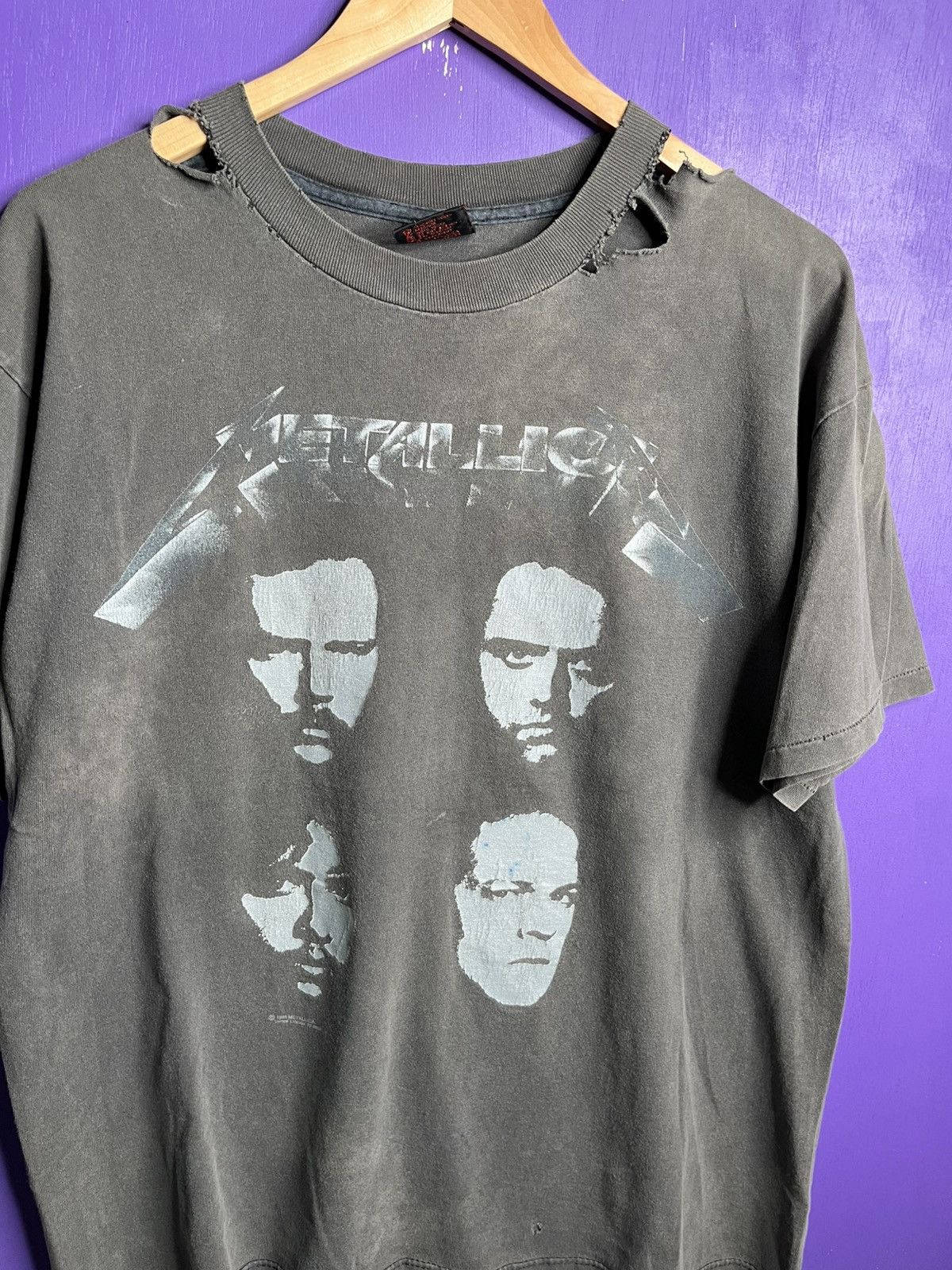 Band Tees × Vintage Vintage 1991 Metallica faces distressed tour t-shirt Size US L / EU 52-54 / 3 - 3 Thumbnail