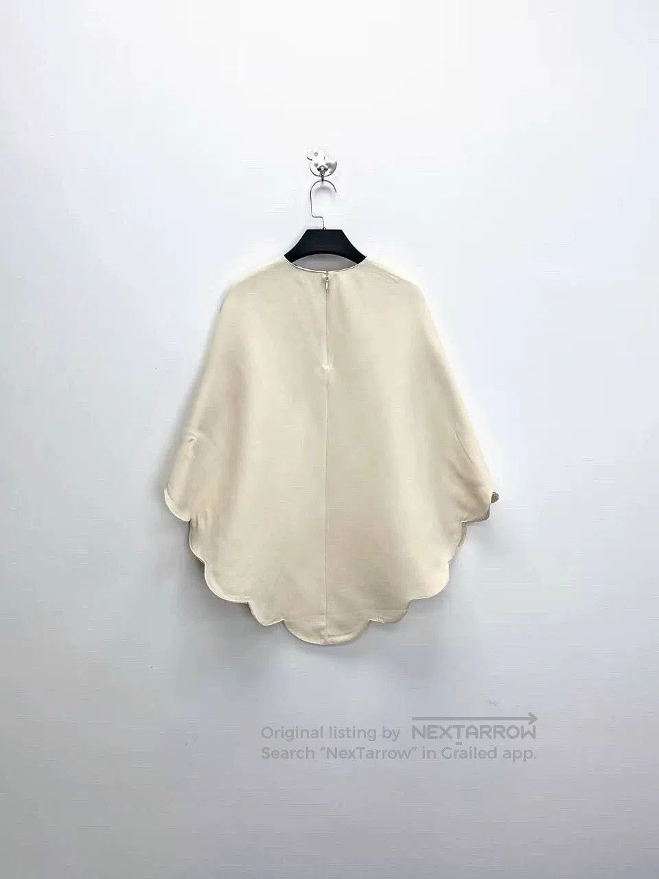 Valentino Valentino Beige Silk Blend Ruffle Cape Coat. Size L / US 10 / IT 46 - 2 Thumbnail