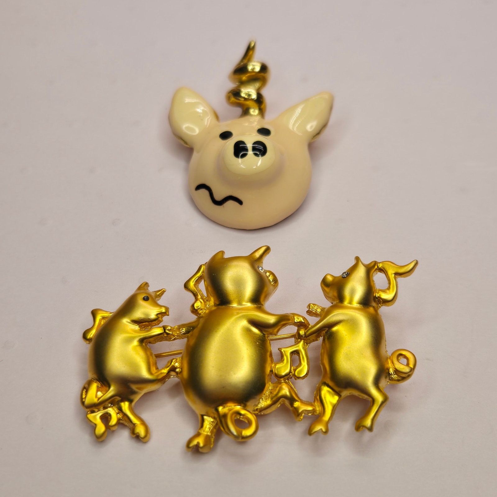 Vintage Vintage JJ Jonette & Unmarked Gold Tone Pig Brooch Whimsical Size ONE SIZE - 1 Thumbnail