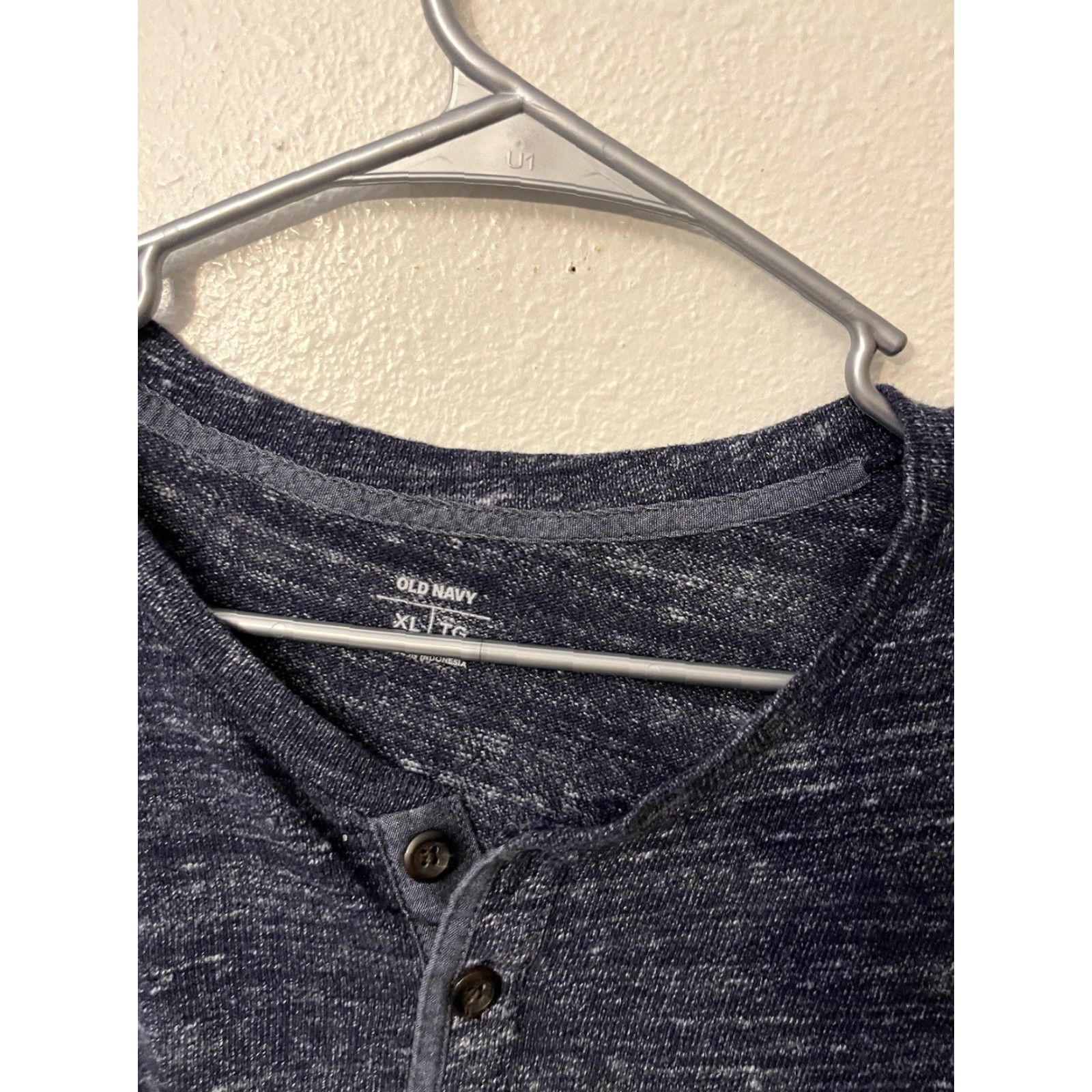 Old Navy Old Navy Mens Shirt Henley XL Blue Long Sleeve Cotton 60/40 Pullover Regular Fit Top Holiday/Seasonal Wear Size US XL / EU 56 / 4 - 2 Thumbnail