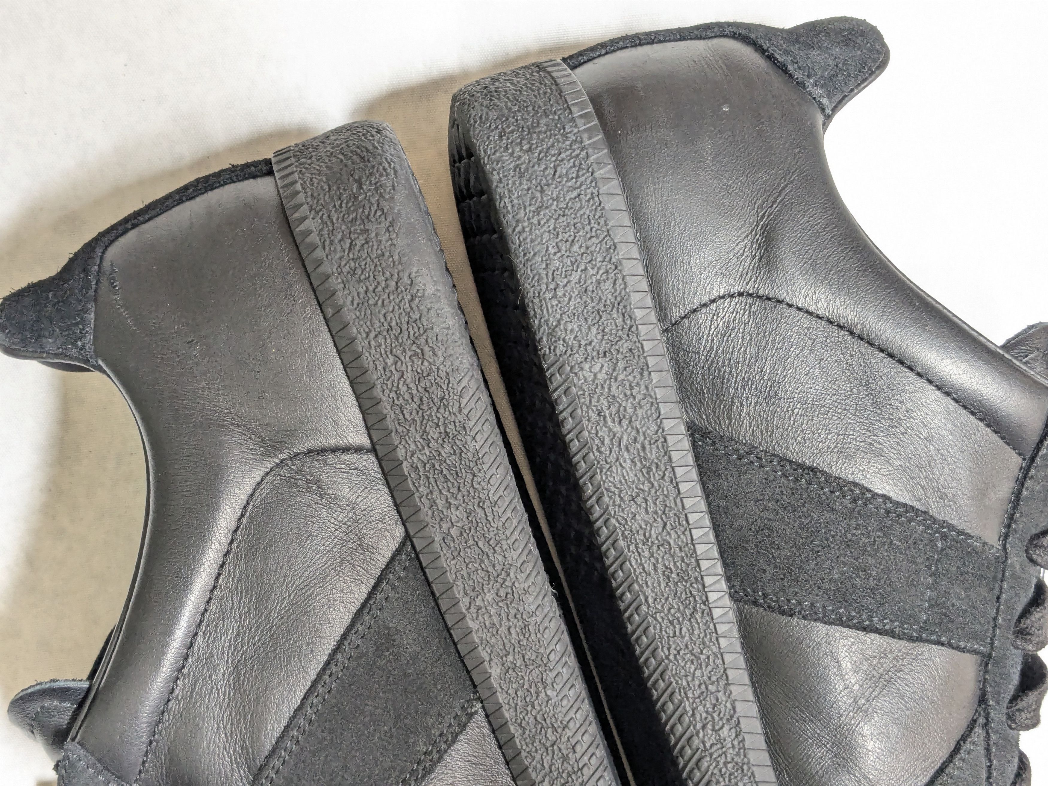 Maison Margiela Maison Margiela Replica GAT Black 9 42 Low Tops Suede Size US 9 / EU 42 - 14 Thumbnail