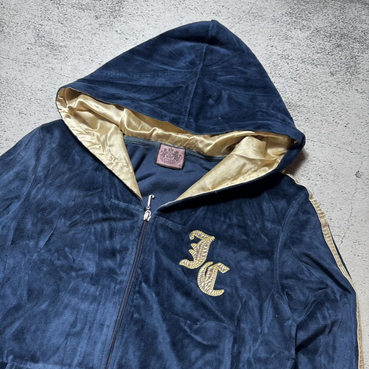 Juicy Couture × Vintage vintage sexy y2k juicy couture cropped zip hoodie big logo Size L / US 10 / IT 46 - 10 Thumbnail
