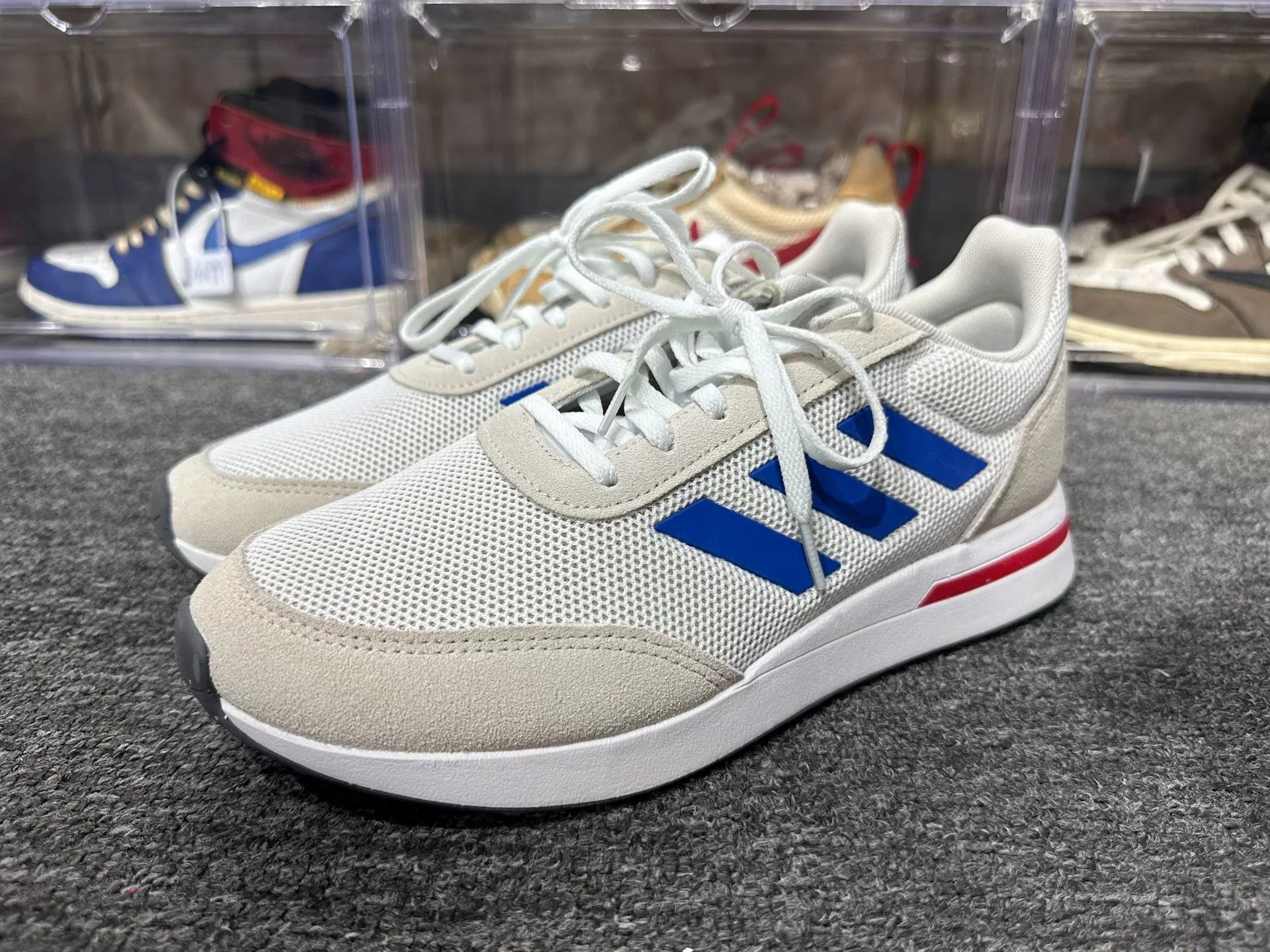 Adidas Adidas Gray Lowtop Sneakers 8 Men Size US 8 / EU 41 - 1 Thumbnail