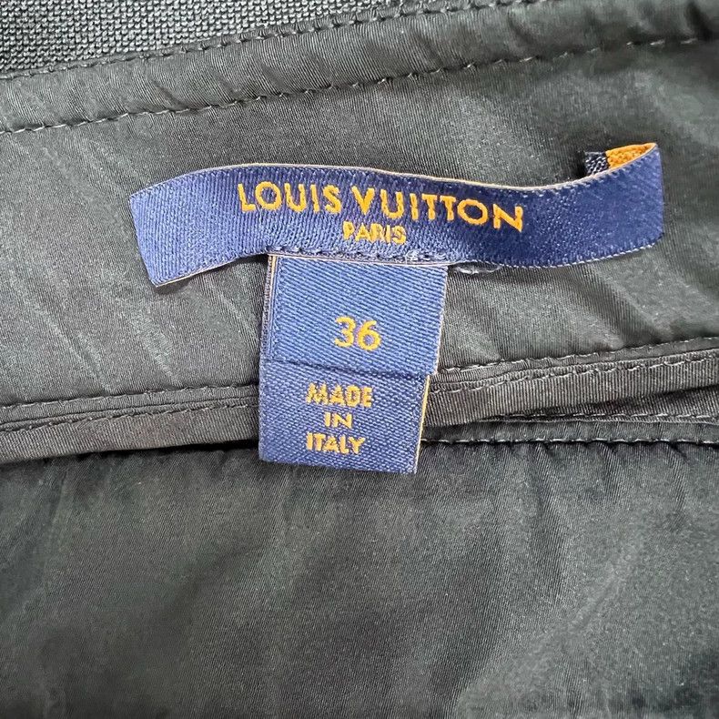 Louis Vuitton Louis Vuitton Black gold button logo embroidered skirt Size 35" - 3 Thumbnail