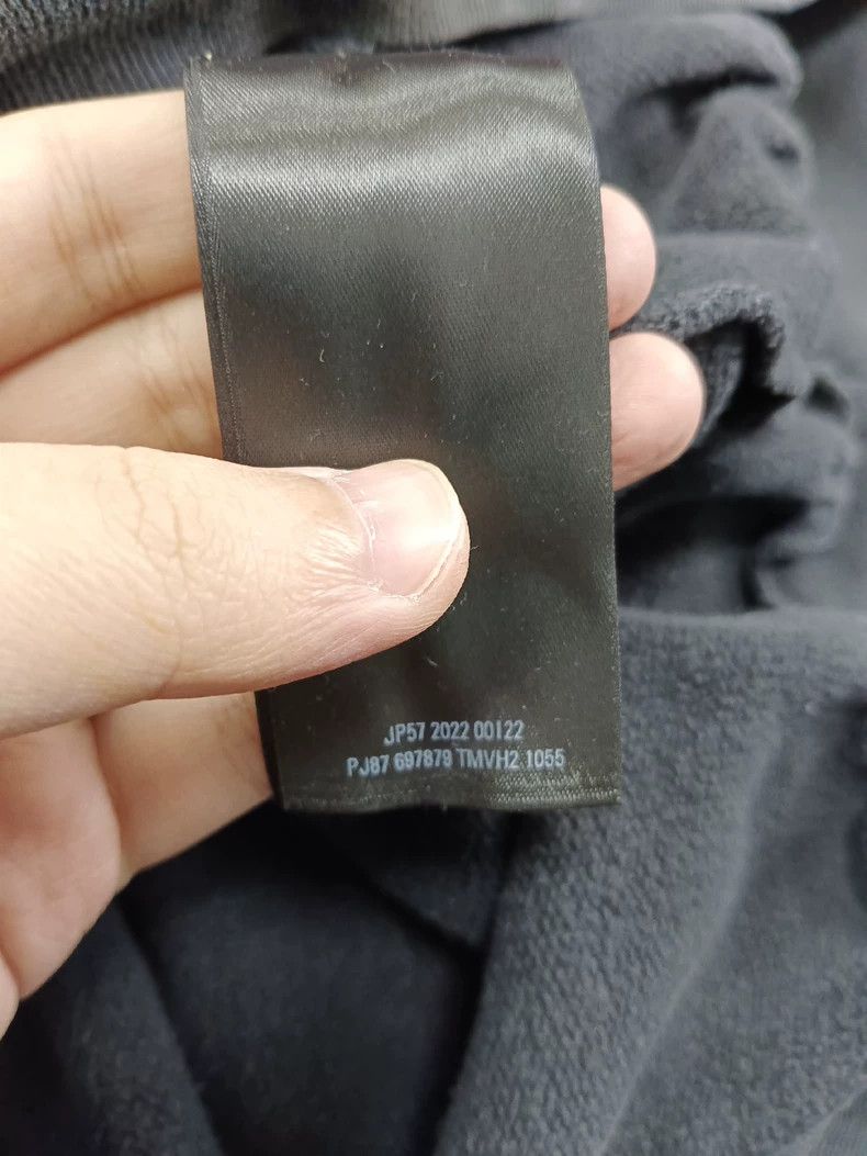 Balenciaga Balenciaga Cover the label to make an old hooded sweater Size US M / EU 48-50 / 2 - 5 Thumbnail