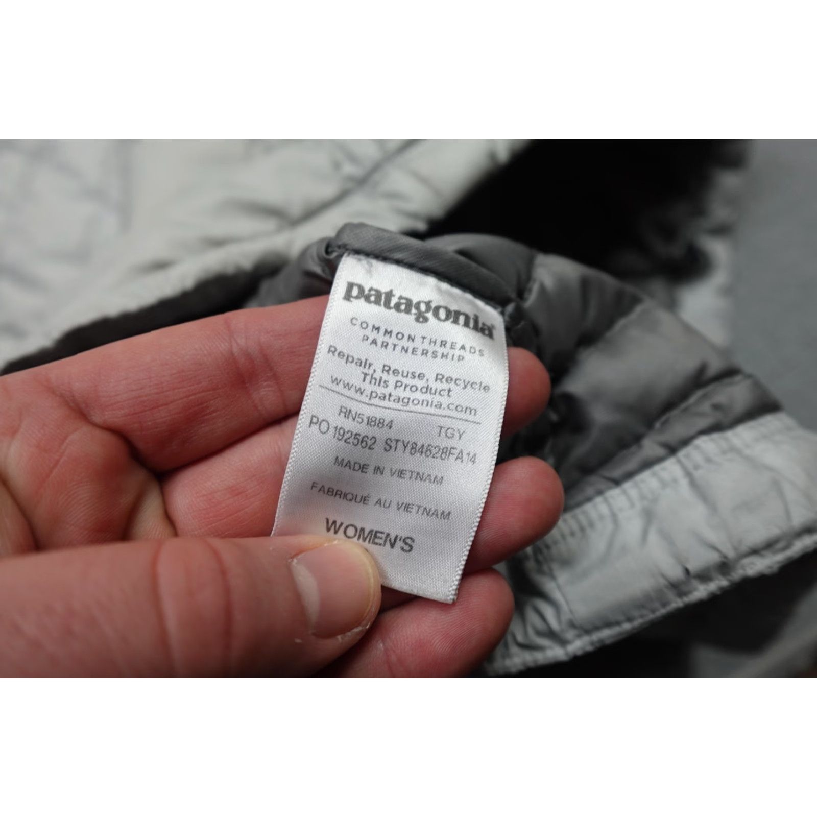 Patagonia Patagonia Vest Womens Small Gray Down Puffer Quilted Full Zip Lightweight Winter Size S / US 4 / IT 40 - 7 Thumbnail