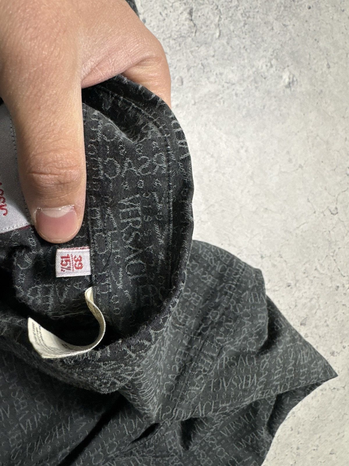 Versace Versace Classic Monogram Luxury Button Up Shirt Vintage Size US M / EU 48-50 / 2 - 7 Thumbnail