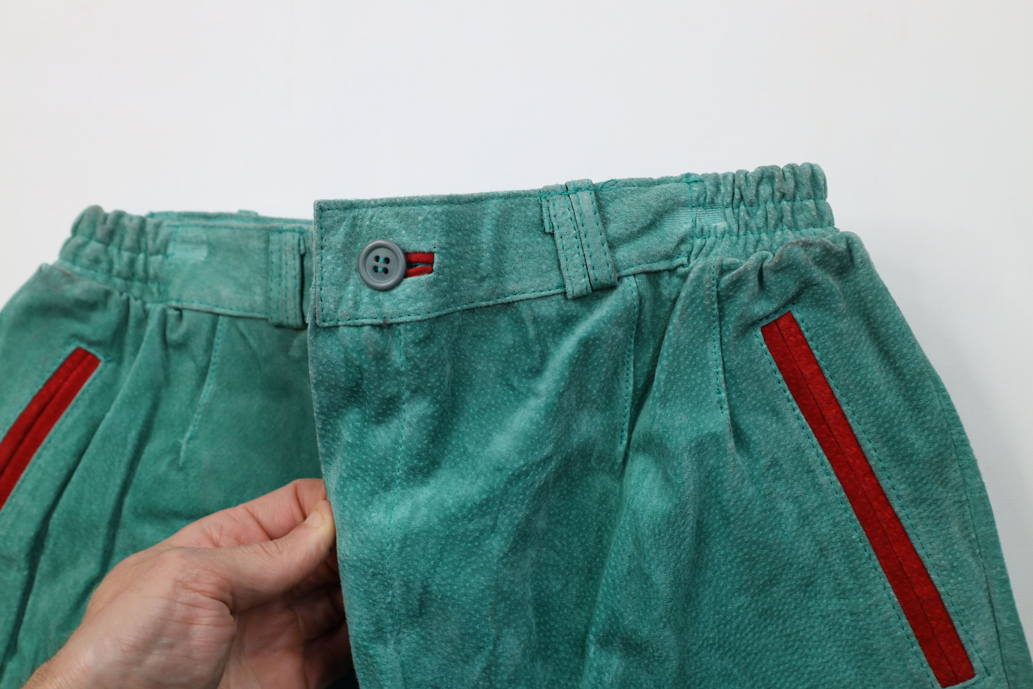 Vintage Vintage 90s Streetwear Suede Leather Shorts Green Red Size US 32 / EU 48 - 6 Thumbnail