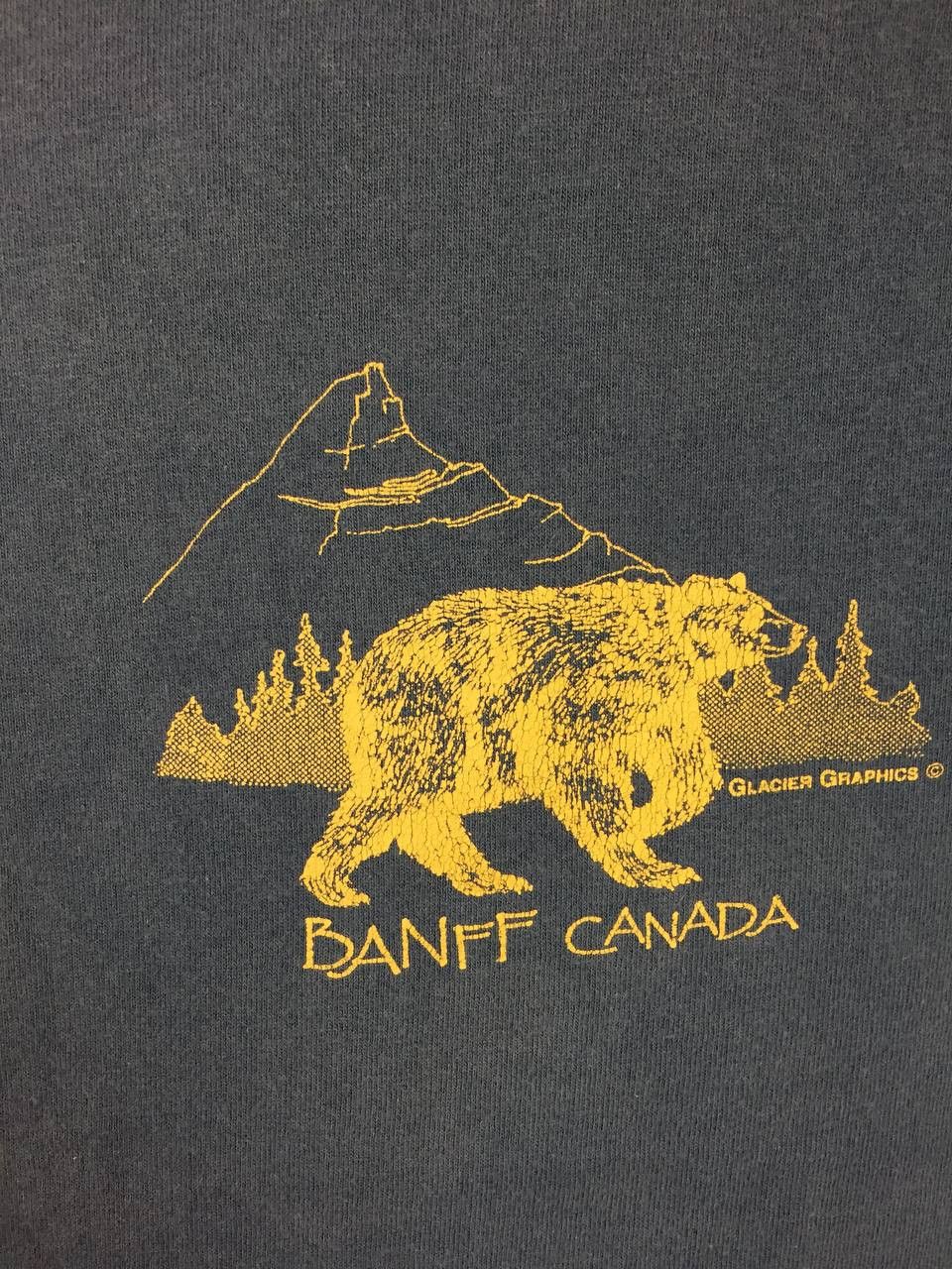 Vintage Vtg 90s Banff Canada Grizzly Bear Glacier Graphics Tee Size US L / EU 52-54 / 3 - 6 Thumbnail