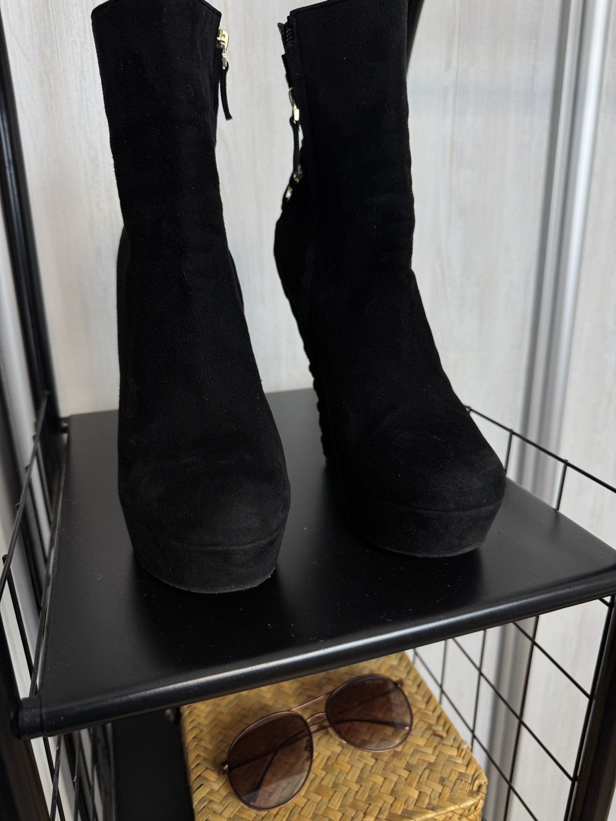 Yves Saint Laurent Yves Saint Laurent Suede Lace Up Ankle length Wedge Boots Size US 9 / IT 39 - 6 Thumbnail