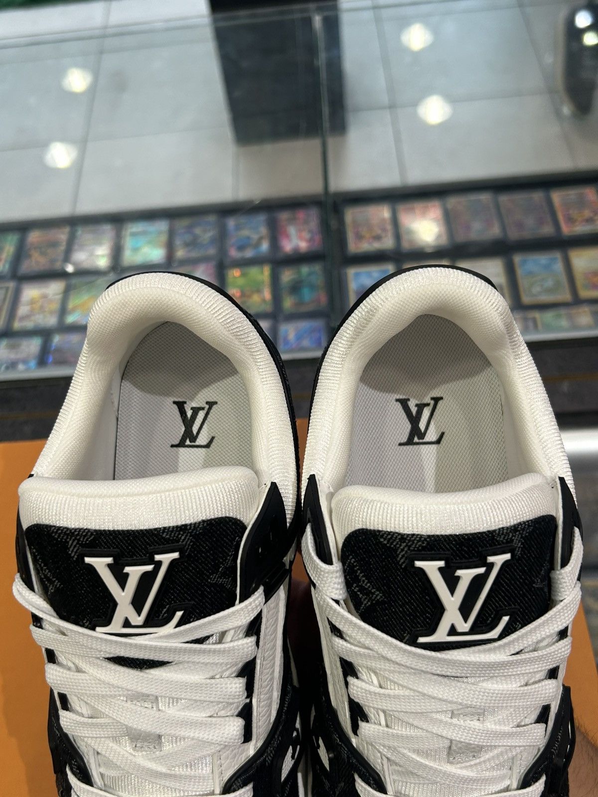 Louis Vuitton Louis vuitton trainer black white Size US 8 / EU 41 - 3 Thumbnail