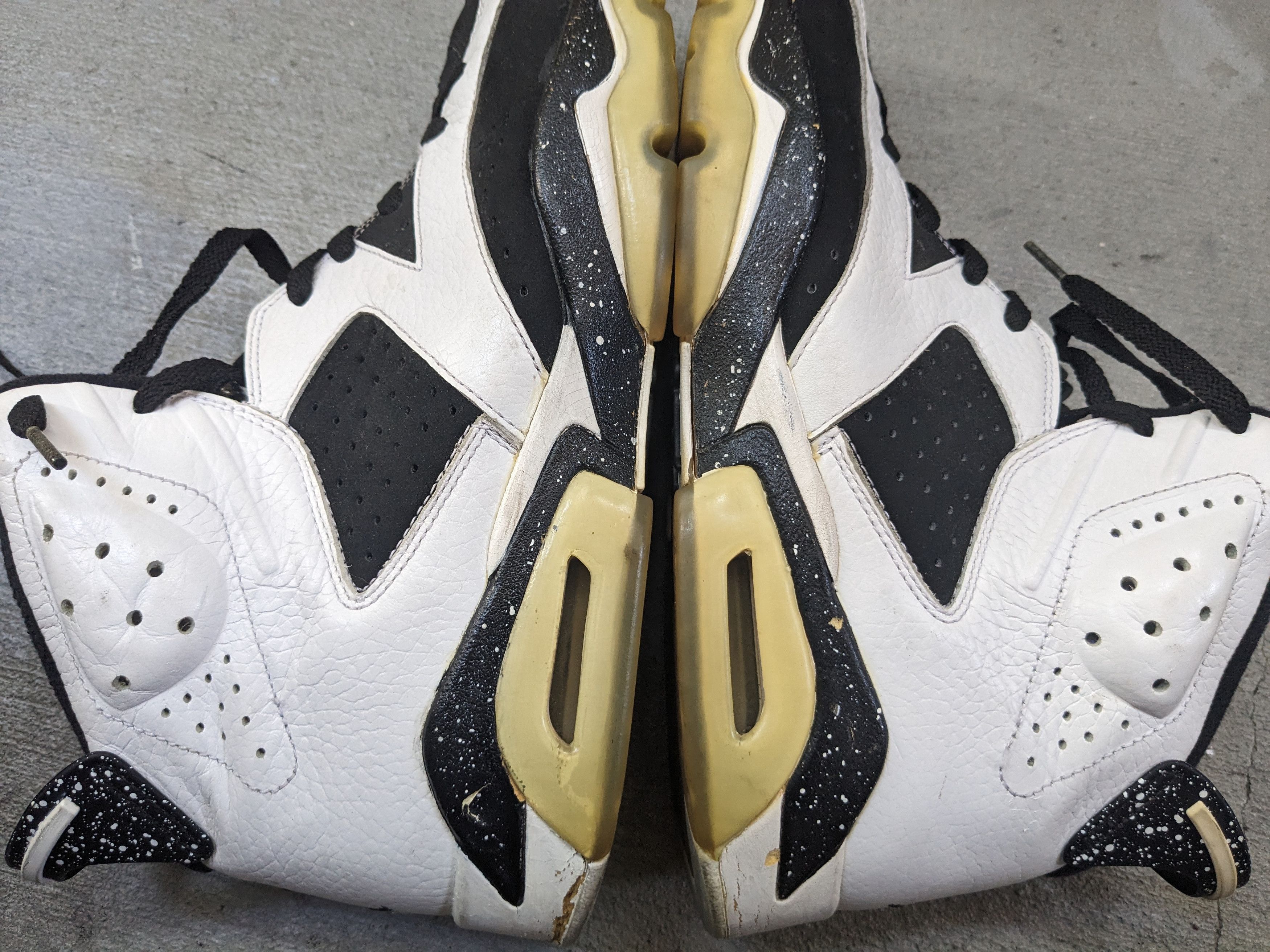 Jordan Brand × Nike Nike Air Jordan 6 Retro Oreo 384664-101 Black White 12 Size US 12 / EU 45 - 5 Thumbnail