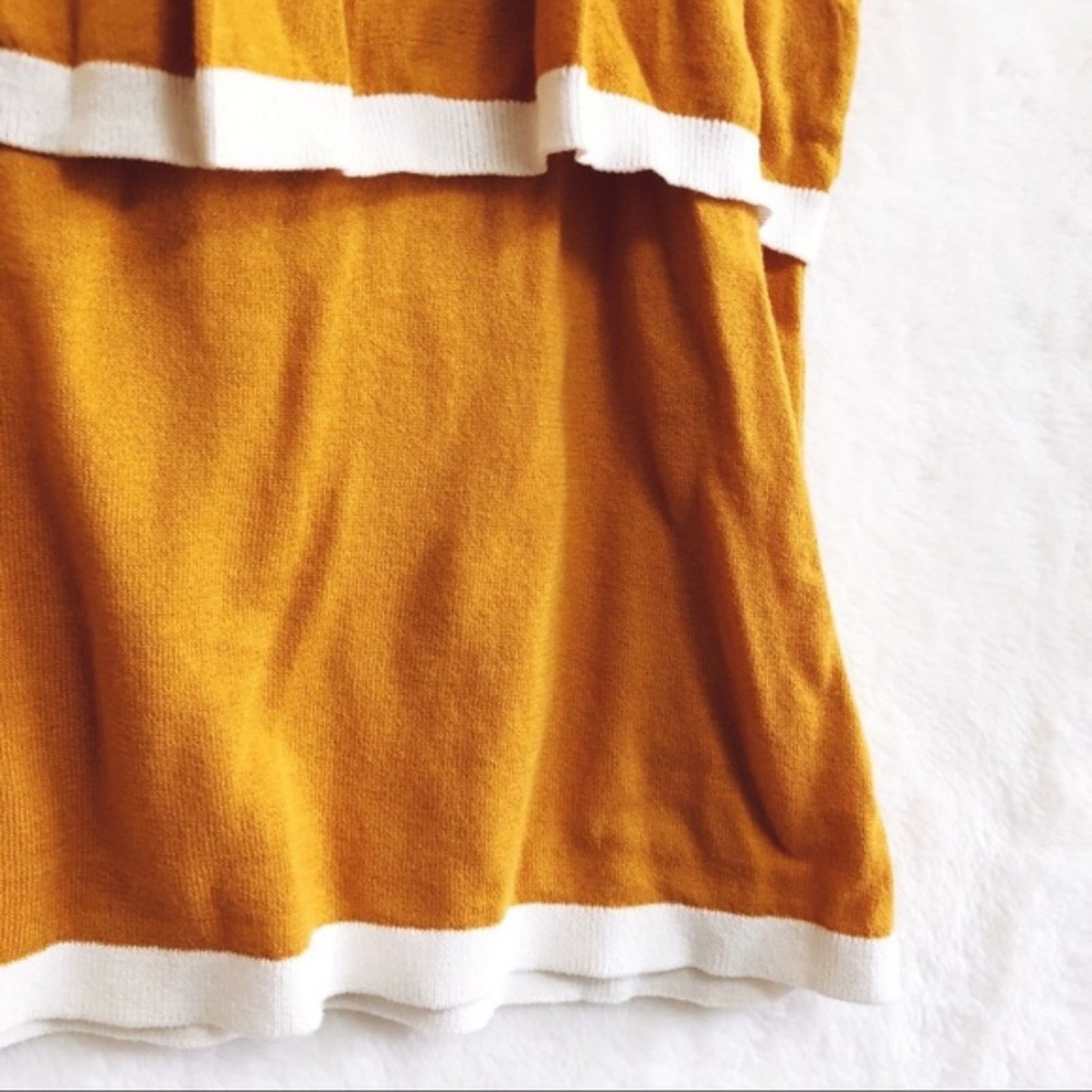 Ann Taylor Ann Taylor Factory Mustard & White Trim Layered Tank Top Size L / US 10 / IT 46 - 2 Thumbnail