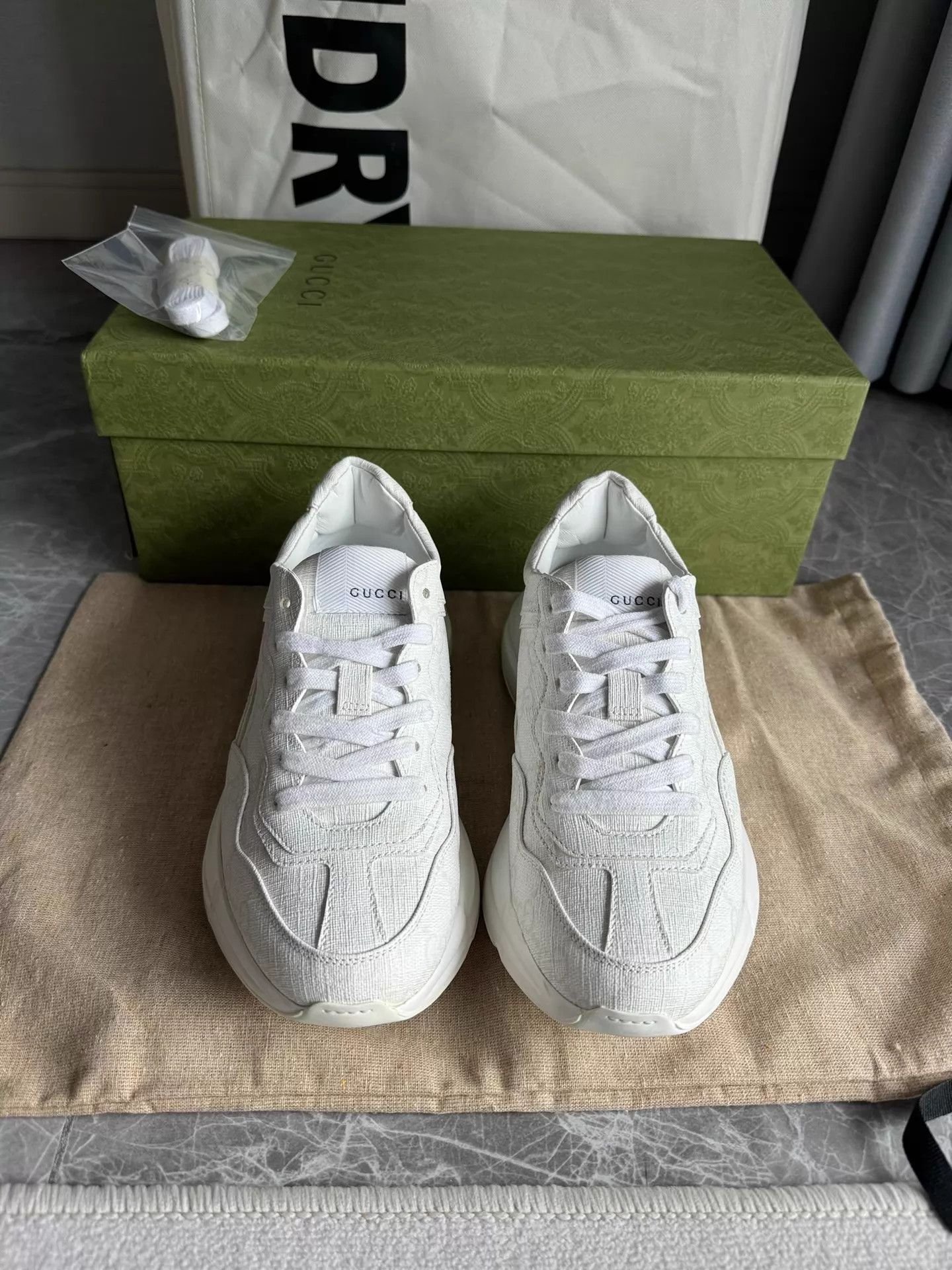 Gucci Gucci Rhyton White GG 35.5 Sneaker Size US 5 / IT 35 - 2 Thumbnail