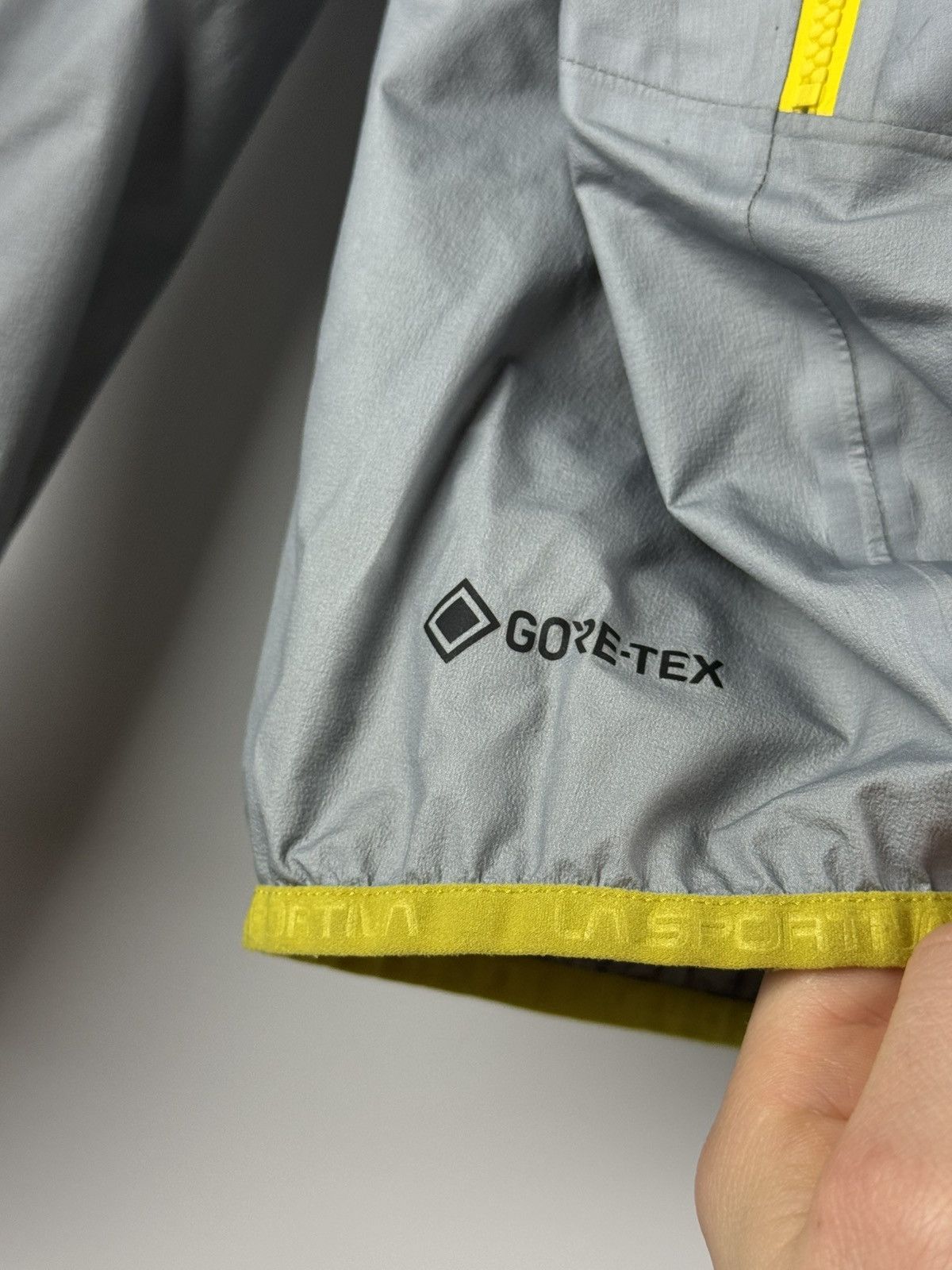 La Sportiva La Sportiva Altels Gore-Tex Light Jacket Size US XL / EU 56 / 4 - 3 Thumbnail