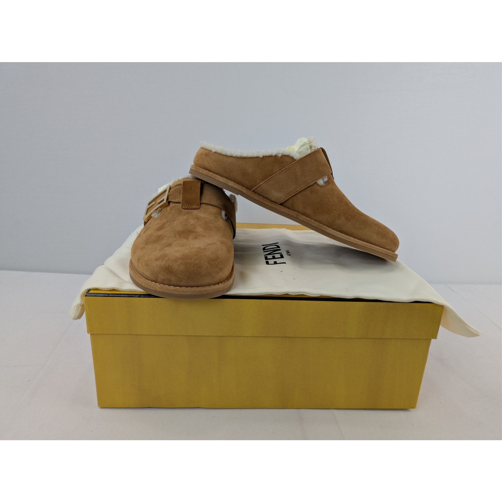 Fendi o1rshd1 Leather Feel Suede Shearling Slippers Caramel Brown Size US 8 / IT 38 - 19 Thumbnail