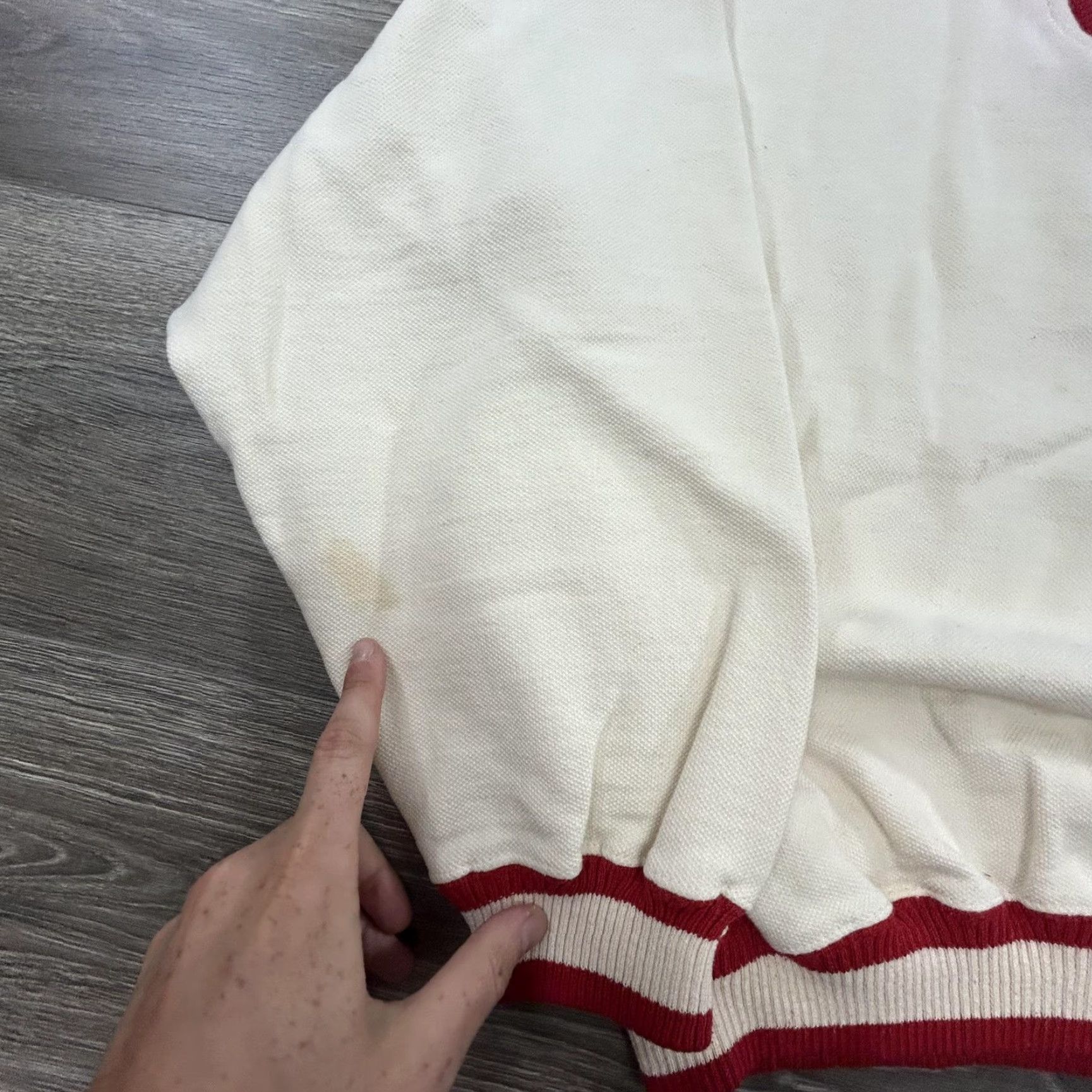 Vintage VINTAGE Alaska Sweater Mens Medium White Red V-Neck Pullover BAC Premier 90s Knit Cotton Polyester Solid Embroidered ALASKA Size US M / EU 48-50 / 2 - 3 Thumbnail