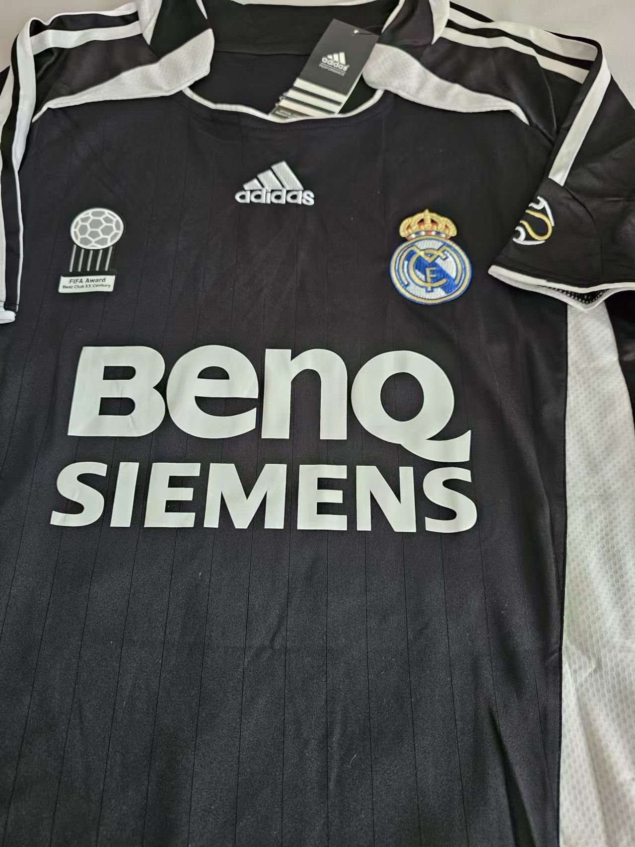 Other 06 07 Real Madrid David Beckham Jersey Size US XL / EU 56 / 4 - 4 Thumbnail