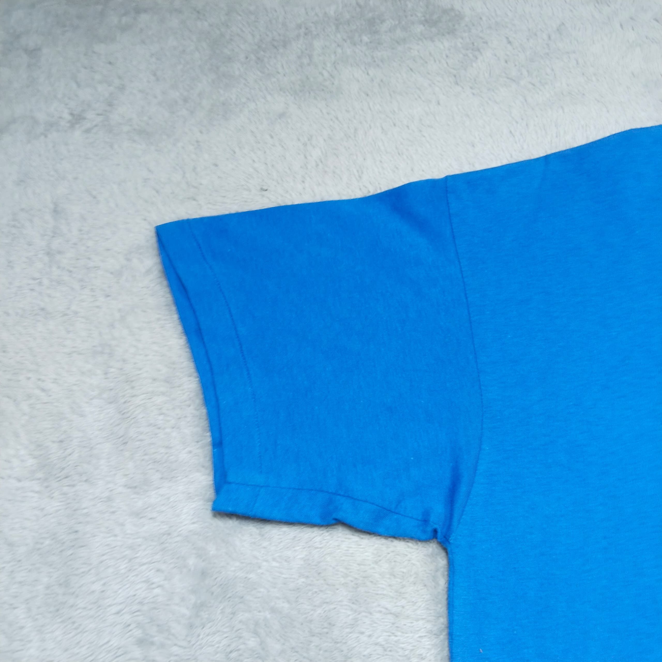 Vintage × Warner Bros VINTAGE 2001 FRIENDS WARNER BROS PROMO T SHIRT Size US M / EU 48-50 / 2 - 5 Thumbnail