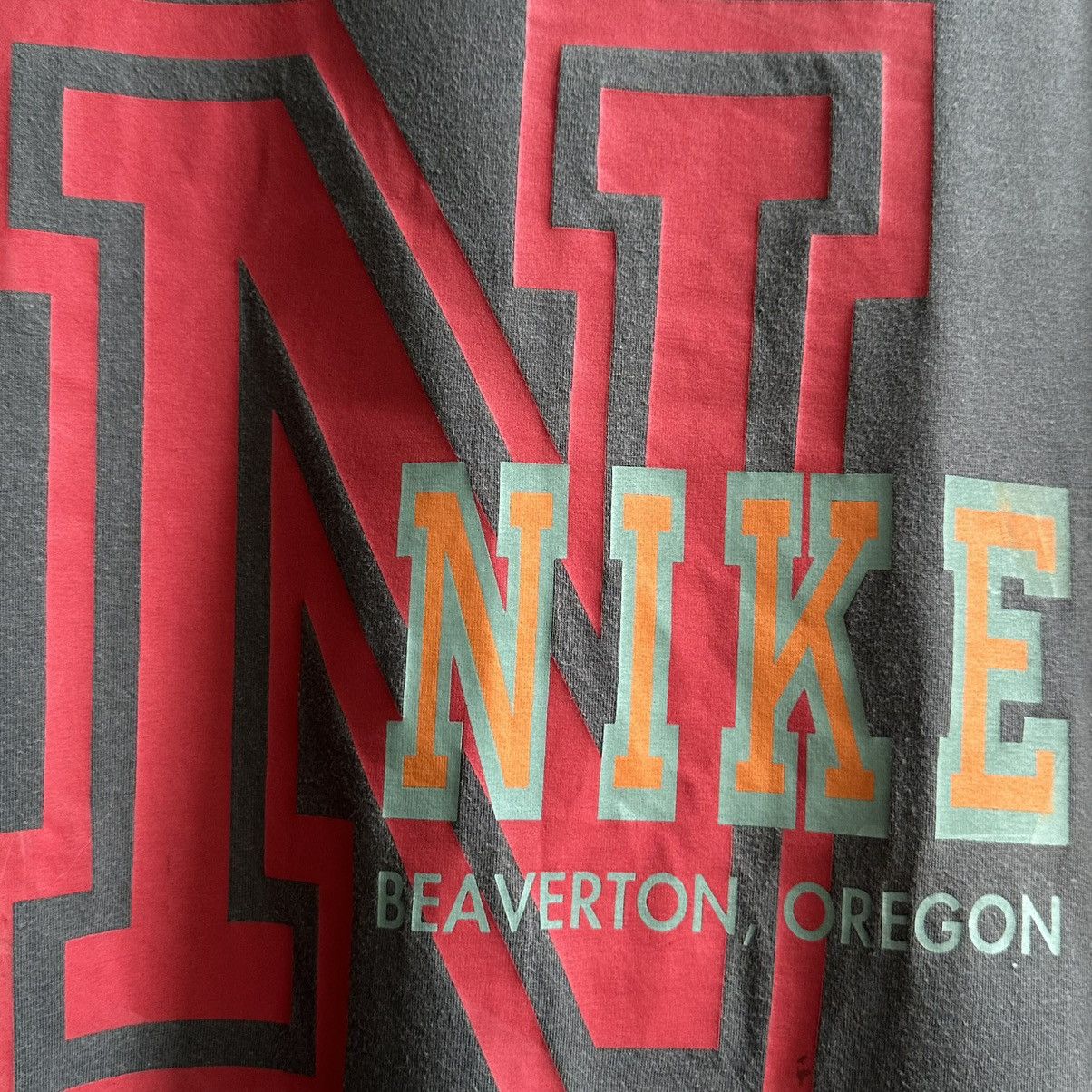 Nike × Vintage VINTAGE Y2K NIKE OREGON BIG LOGO TEE Size US XL / EU 56 / 4 - 3 Thumbnail