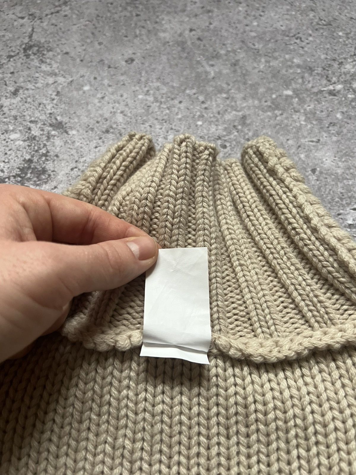Burberry Burberry Knitted Asymetrical Sample Sweater Made in Italy Size L / US 10 / IT 46 - 19 Thumbnail