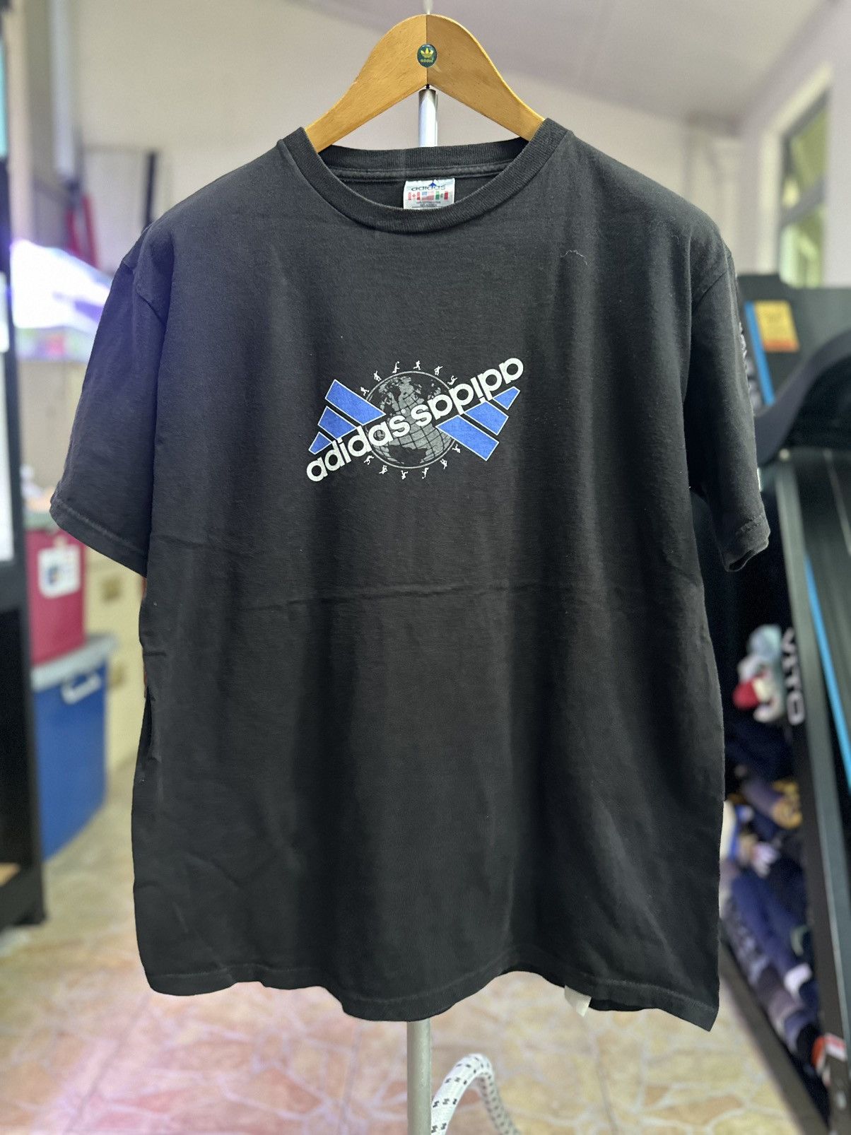 Adidas Vintage adidas tshirt Size US M / EU 48-50 / 2 - 1 Thumbnail