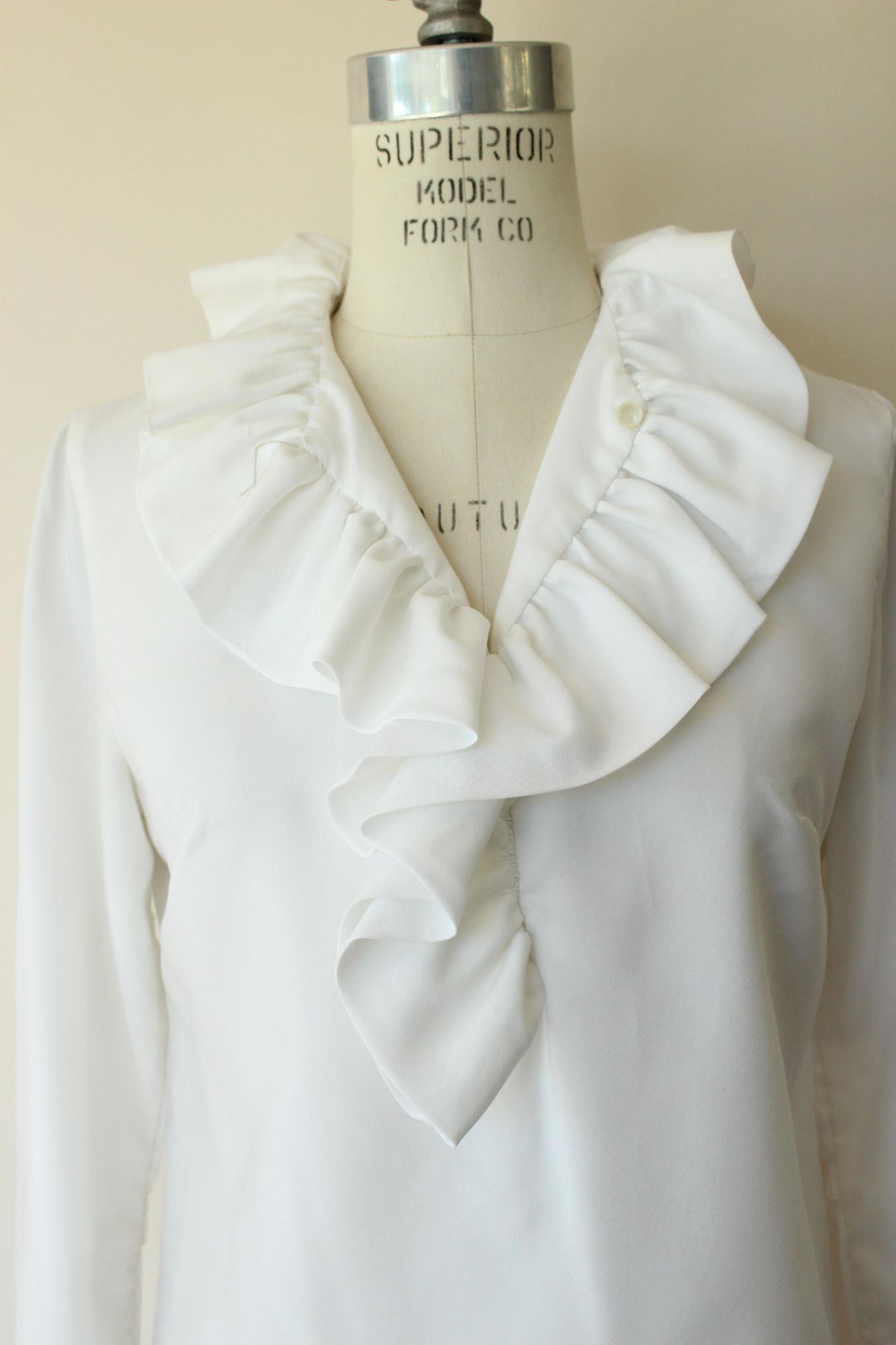 Vintage Vintage 1960s Blouse, Teddi of California White Ruffle Colla Size M / US 6-8 / IT 42-44 - 9 Thumbnail