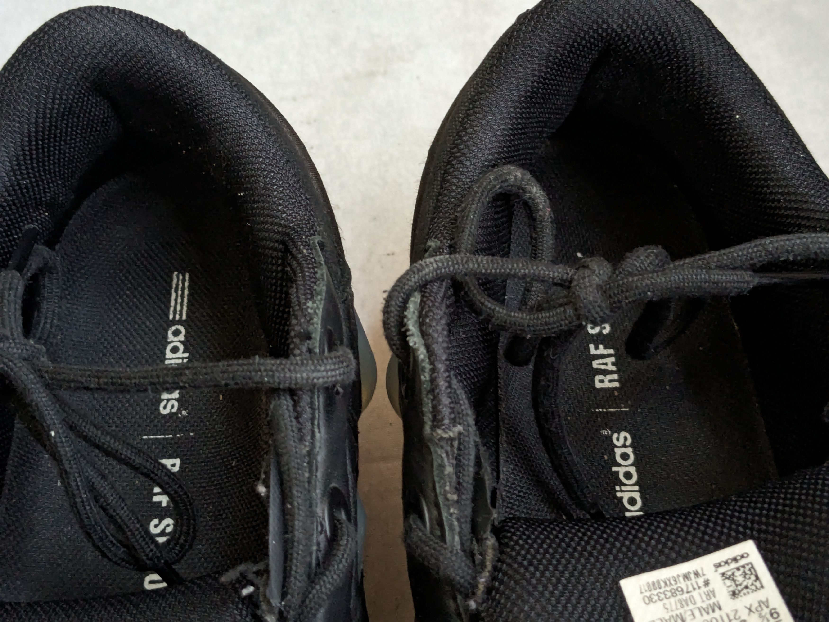 Raf Simons Adidas Raf Simons Ozweego 3 Black Scarlet Red DA8775 9.5 Size US 9.5 / EU 42-43 - 8 Thumbnail