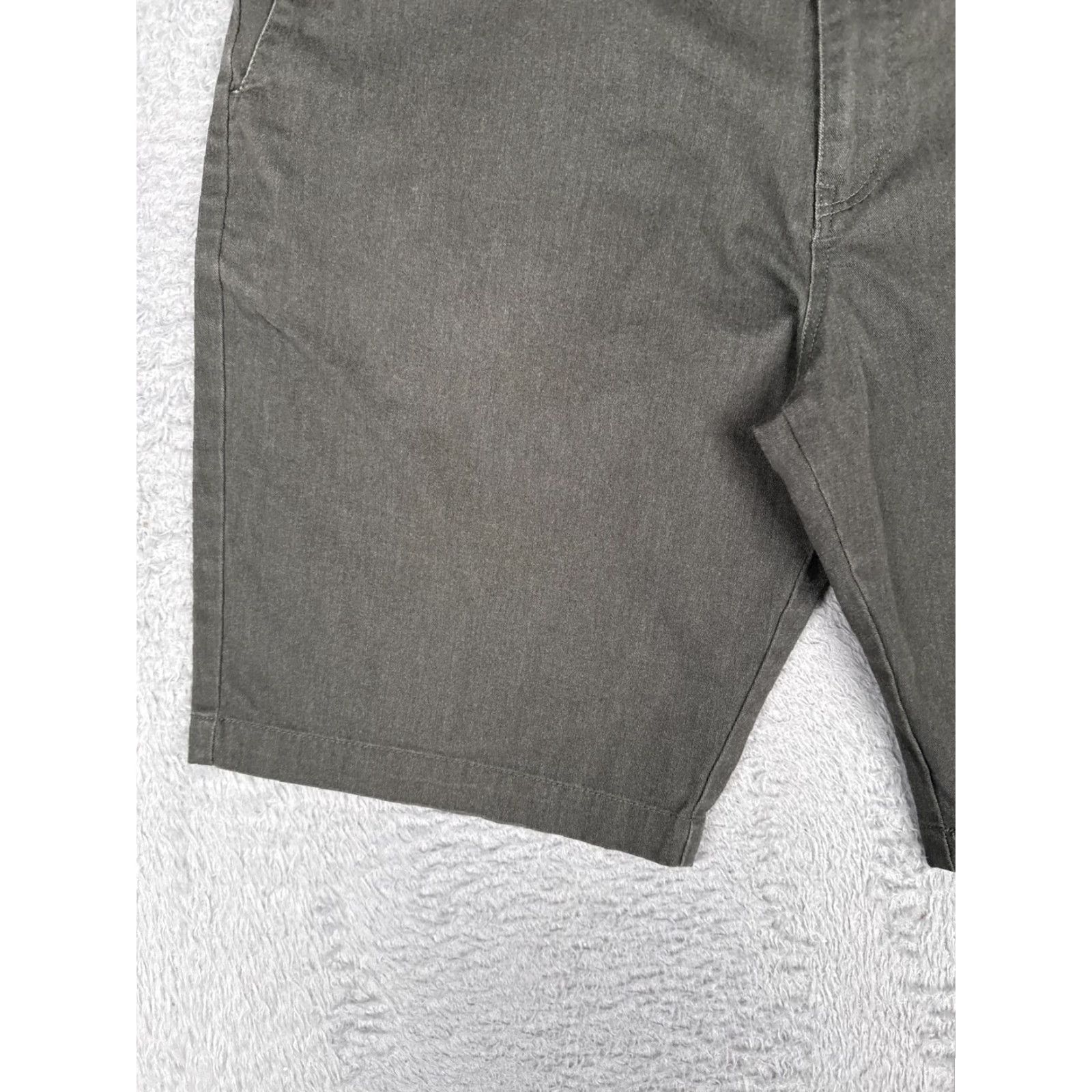 Volcom Volcom Mens 36 Gray Canvas Chino Shorts Flat Front Inseam 11 Casual Summer Skate Pockets Relaxed Fit Regular Rise Mid Vintage No Size US 36 / EU 52 - 3 Thumbnail