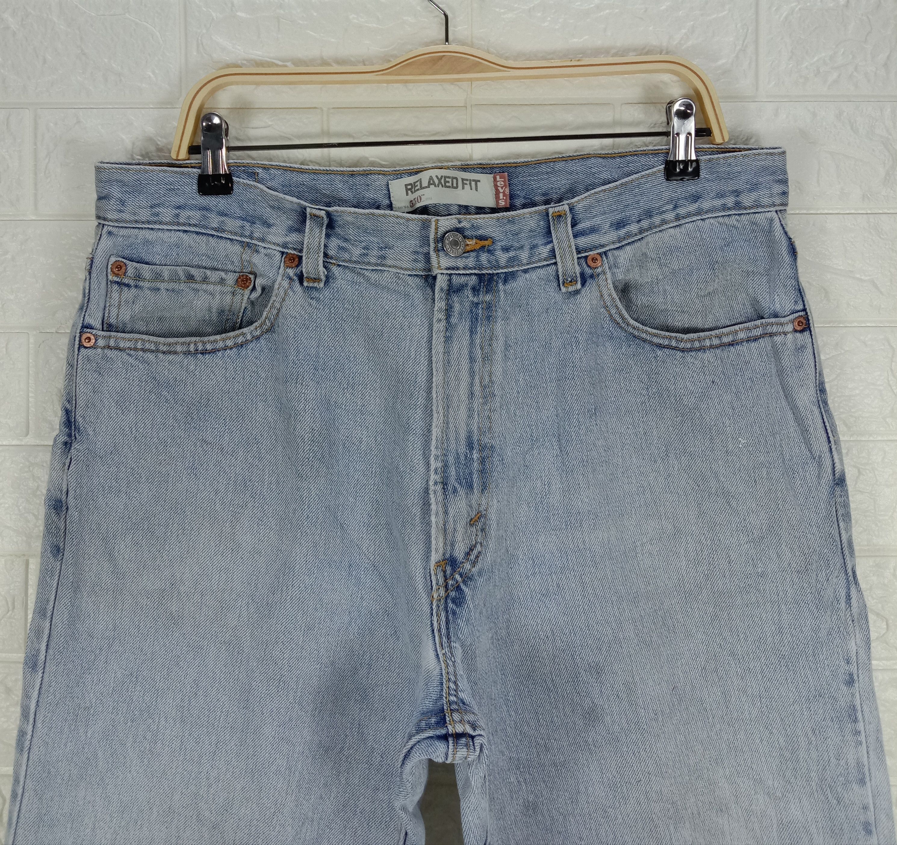 Vintage Levi's 550 Jeans Light Wash Relaxed Fit Denim