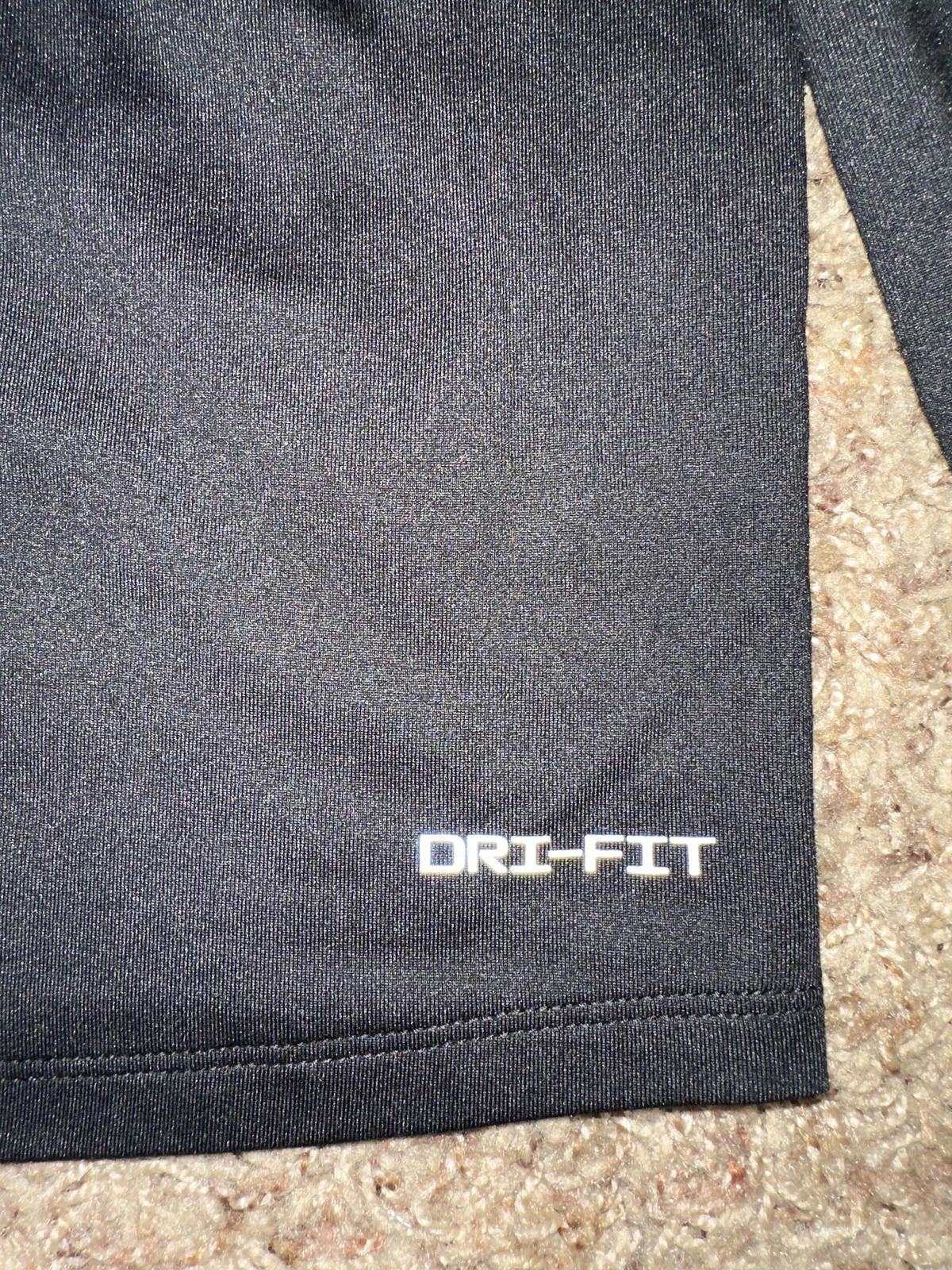 Nike Nike Men's Running Division Dri-FIT UV 1/2 Zip Top Sample Size US M / EU 48-50 / 2 - 7 Thumbnail