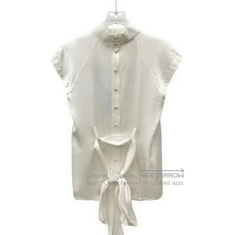 Chanel Chanel White Silk Women's Blouse Size XS . Size XS / US 0-2 / IT 36-38 - 2 Thumbnail