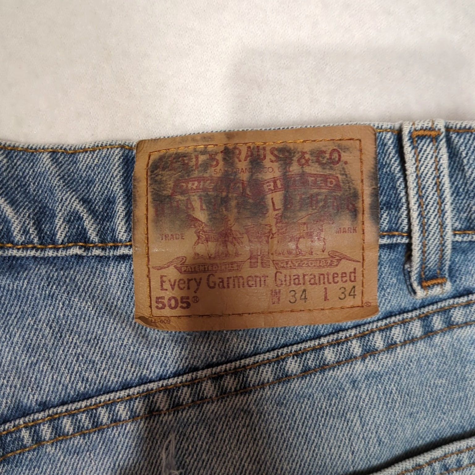 Levi's VINTAGE Levi's 505 Jeans Regular, Denim, 34x34, Blue, USA, 5-Pocket, Button Zip Closure, Cotton, Straight, Mens Size US 34 / EU 50 - 4 Thumbnail
