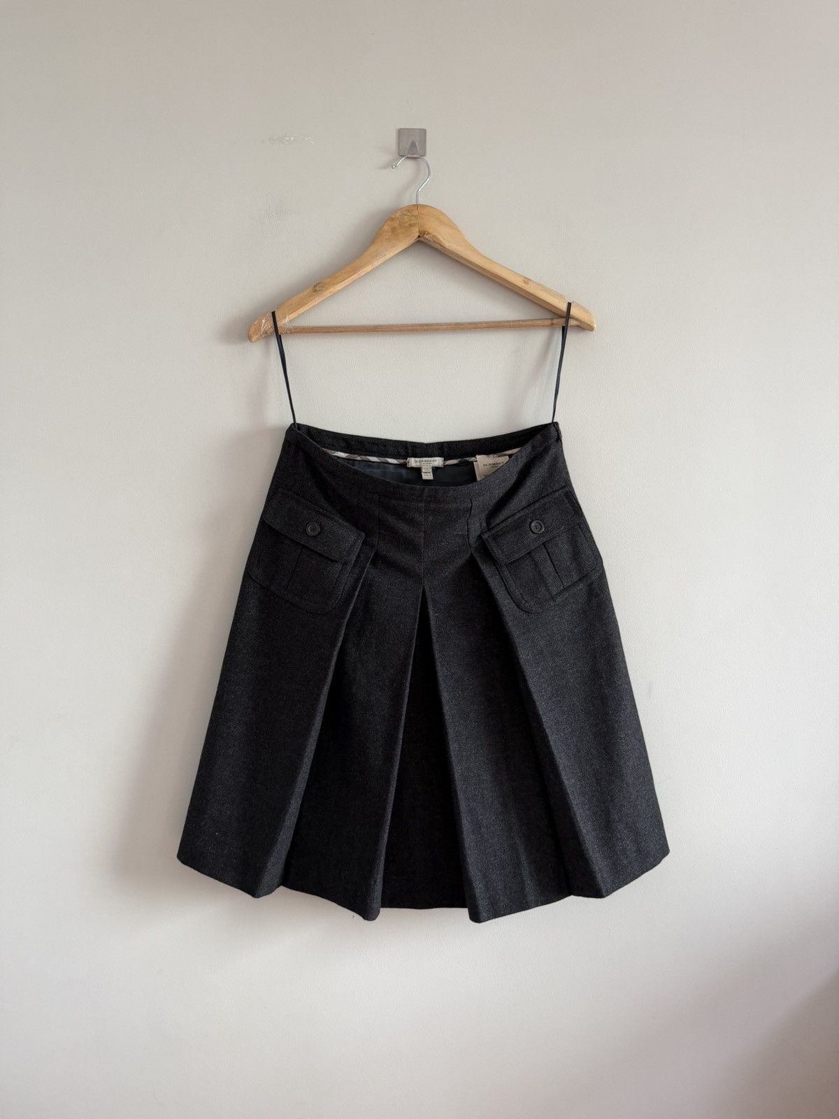 Burberry Burberry London Pleated Wool Mini Skirt Size 27" / US 4 / IT 40 - 1 Thumbnail