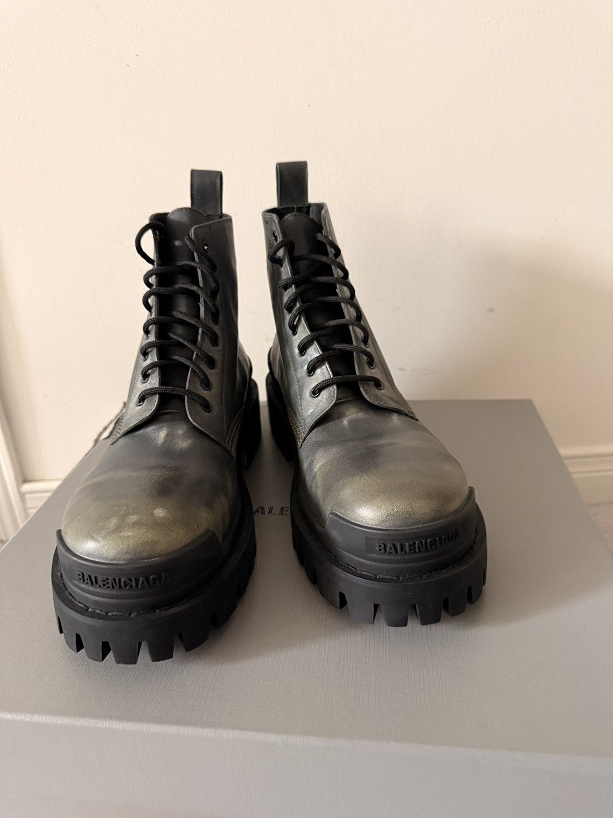 Balenciaga Balenciaga Striker Boots Distressed Leather Size US 7 / EU 40 - 2 Thumbnail