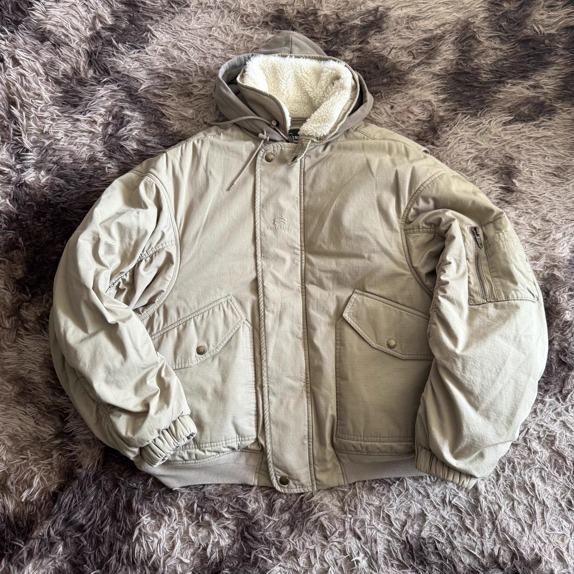 Balenciaga Balenciaga 22fw Khaki Shearling Hooded Bomber Size 2 Size US M / EU 48-50 / 2 - 1 Thumbnail