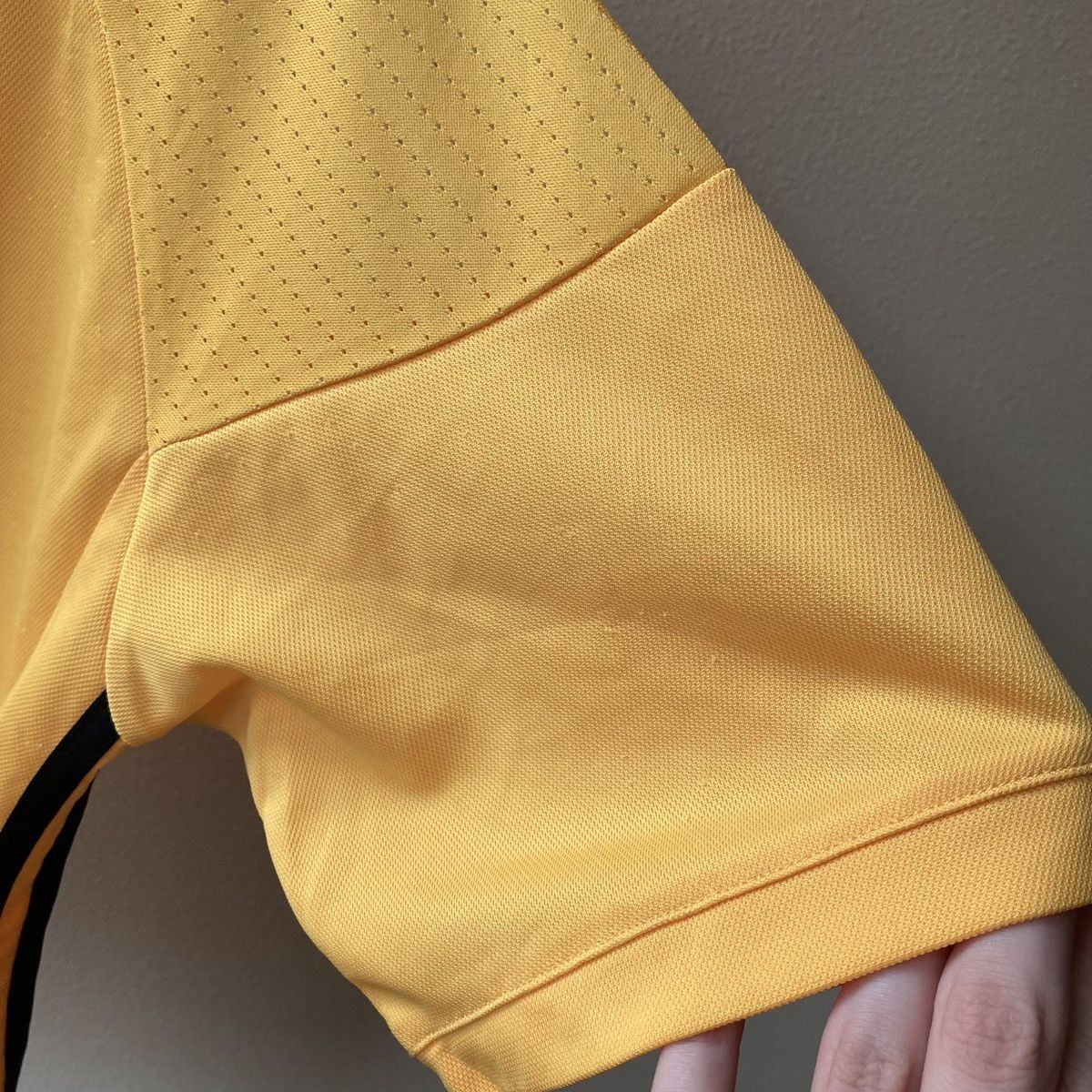 Vintage Adidas Juventus Jersey Streetwear Blokcore Style Y2k Italy Size US M / EU 48-50 / 2 - 11 Thumbnail