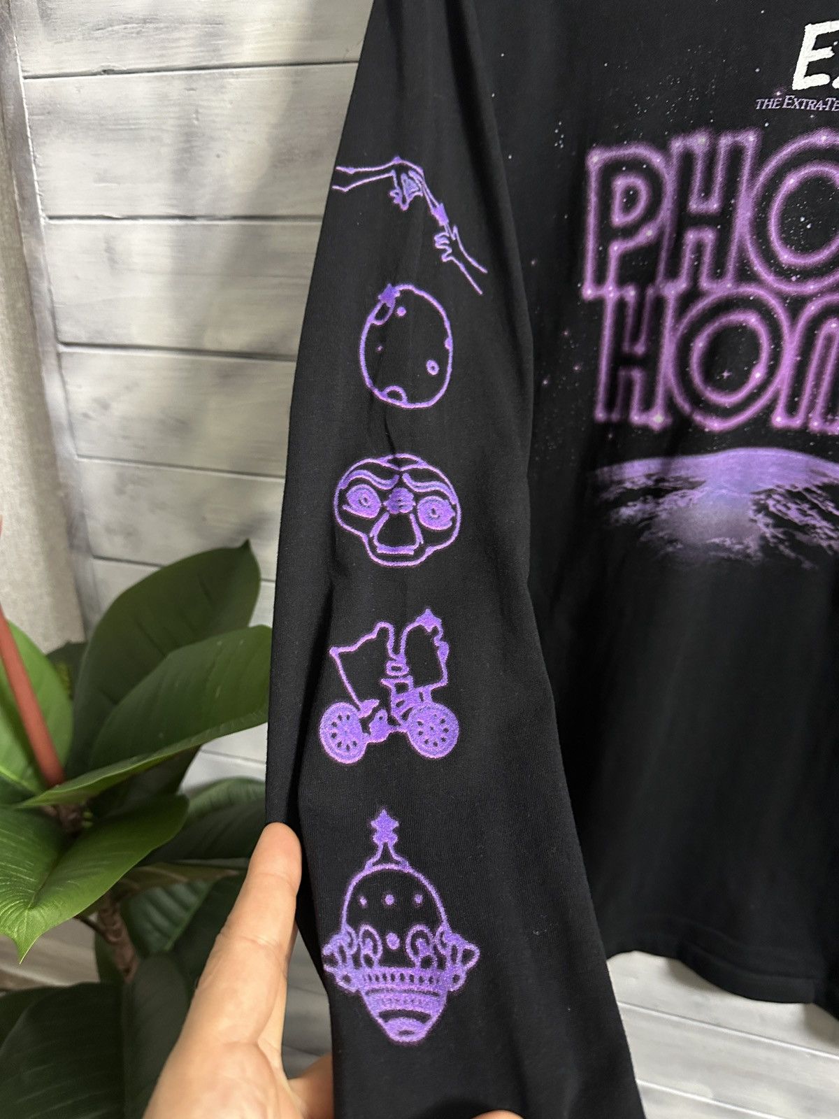Universal Studios Rare E.T The Extra-Terrestrial Ringer Long-Sleeve Vintage Size US M / EU 48-50 / 2 - 3 Thumbnail