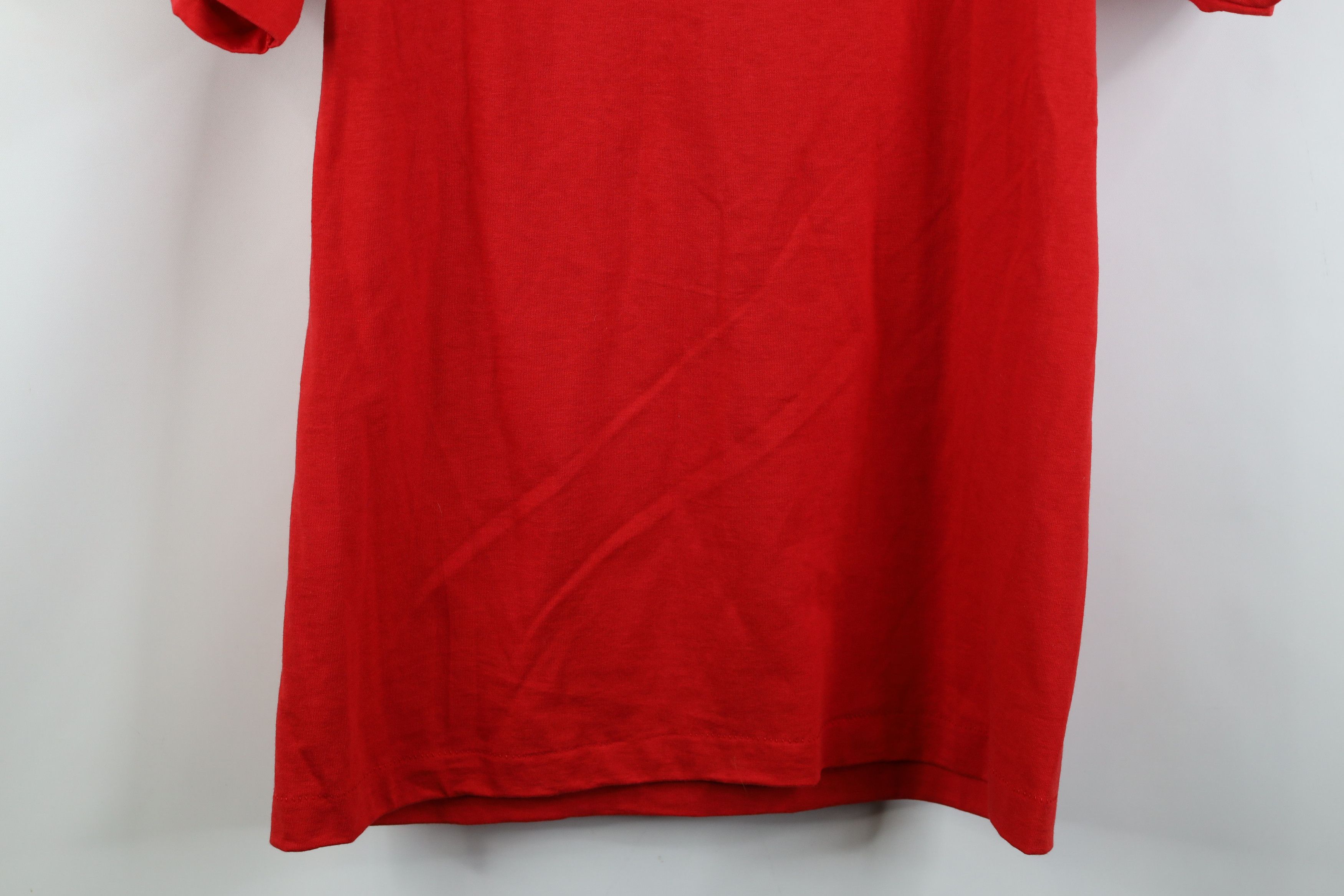 Vintage Vintage 90s Men Wear Red Detroit Red Wings Hockey T-Shirt Size US L / EU 52-54 / 3 - 12 Thumbnail