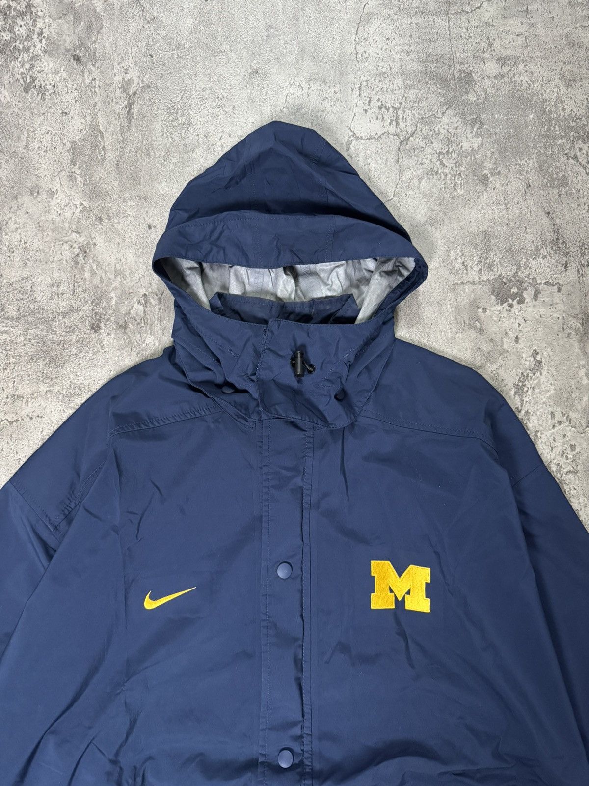 Nike NIKE X MICHIGAN WOLVERINES TEAM WINDBREAKER JACKET 🔥RARE🔥 Size US XL / EU 56 / 4 - 2 Thumbnail