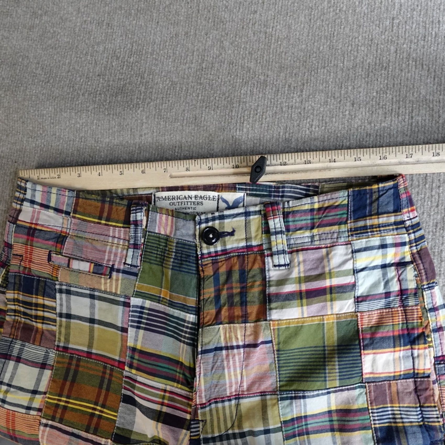 American Eagle Outfitters American Eagle Outfitters Shorts 34 Beige Plaid 100% Cotton 10" in Patchwork Y2K Size US 34 / EU 50 - 3 Thumbnail