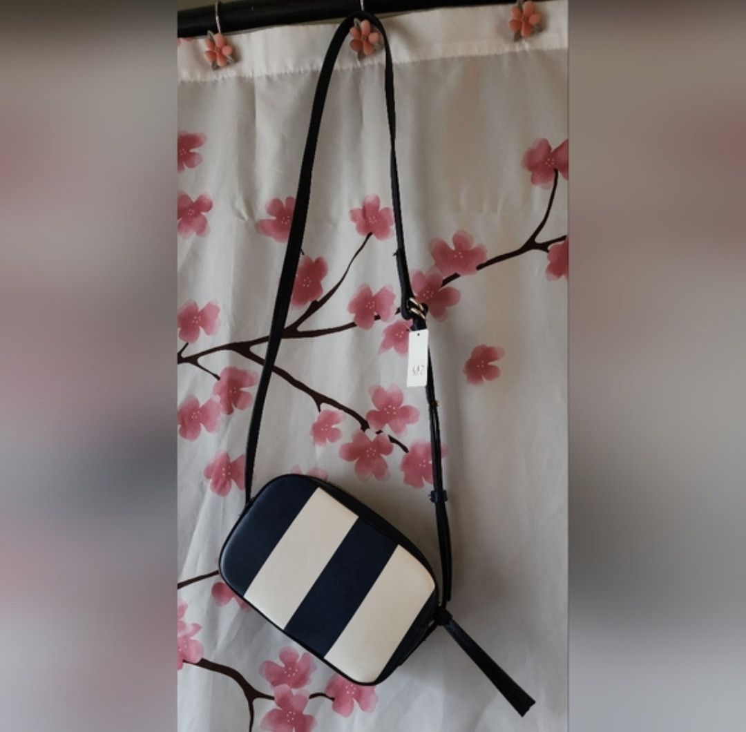 Gap New With Tags NWT Gap Crossbody Bag Blue Wite Stripe Size ONE SIZE - 1 Thumbnail