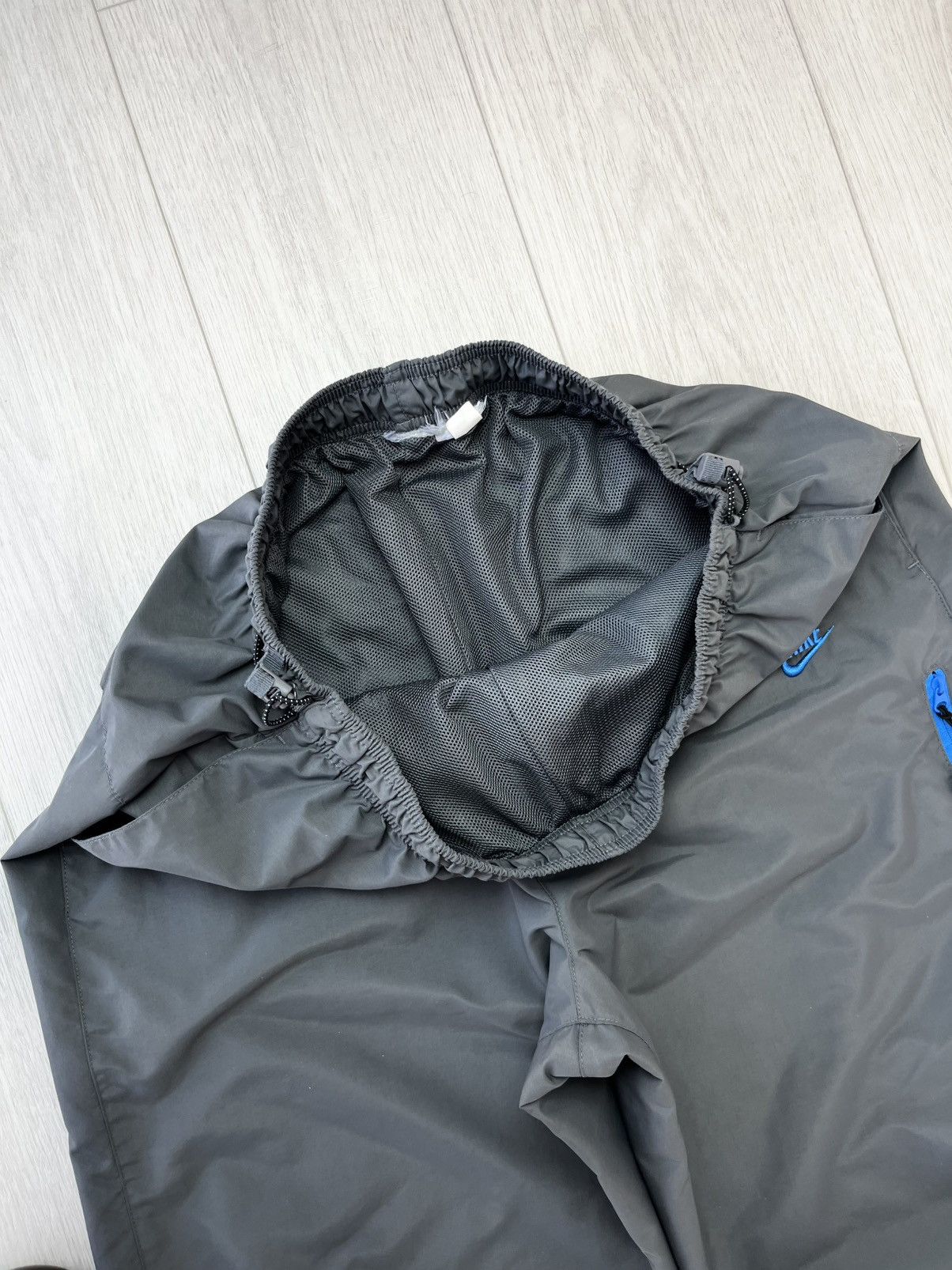 Nike Vintage Nike Baggy Track Pants AirMax 95 Y2K 90s Drill Hype Size US 34 / EU 50 - 8 Thumbnail