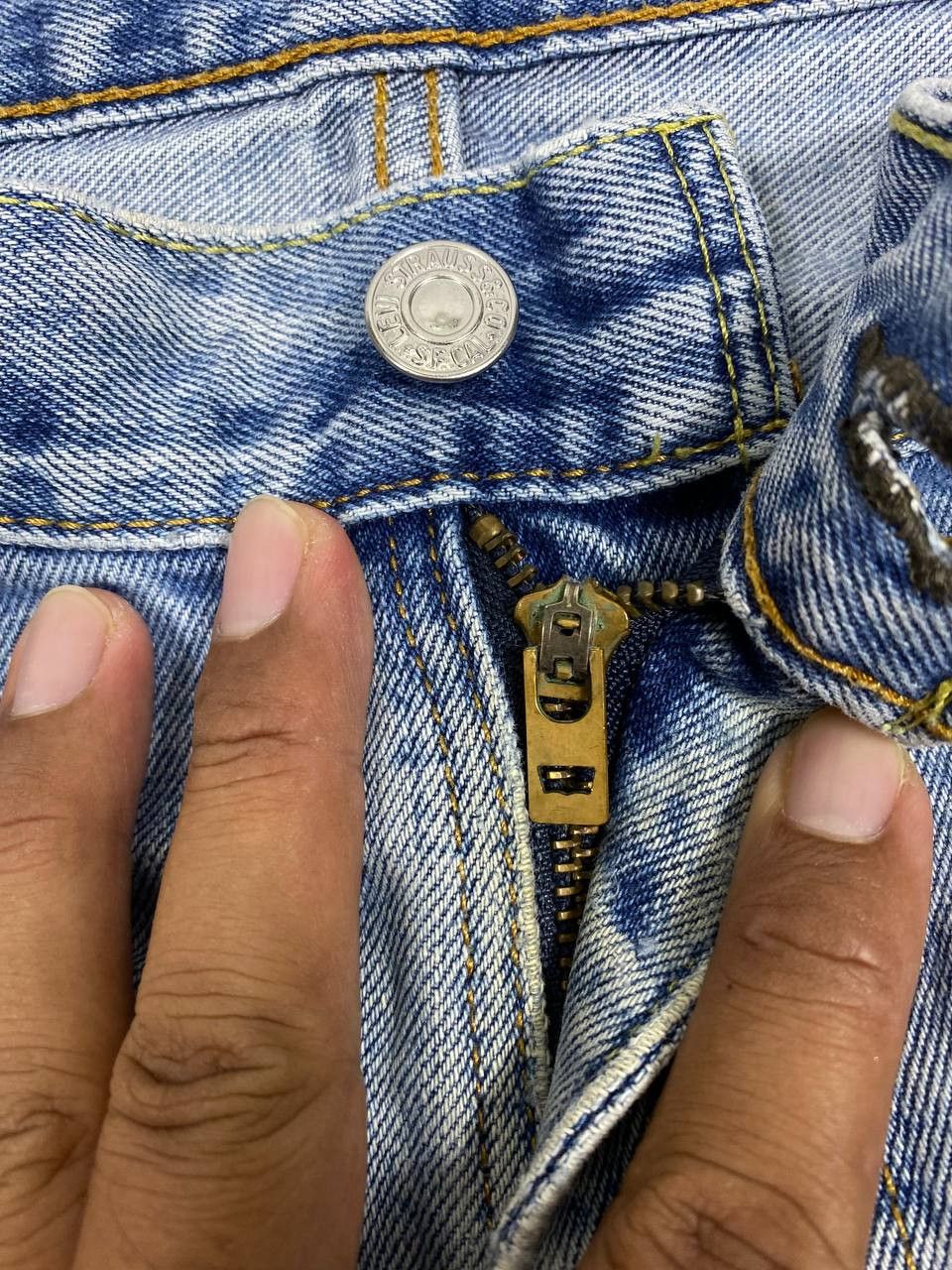 Levi's levis 550 distressed denim nice design Size US 40 / EU 56 - 15 Thumbnail