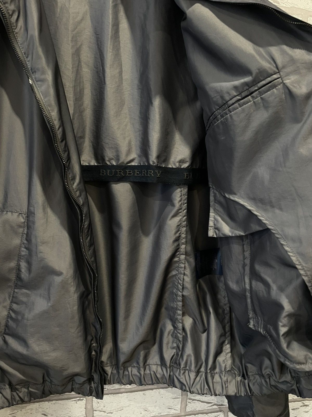 Burberry × Vintage Burberry London metal grey nylon bomber jacket Size US M / EU 48-50 / 2 - 14 Thumbnail