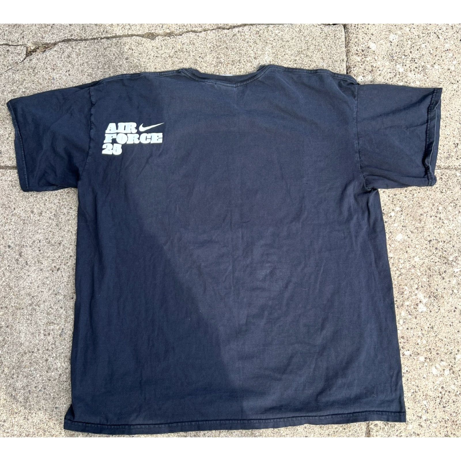 Nike VINTAGE Nike Air Force T-Shirt XXL Black Kobe Lebron 25 The Legacy Continues Nike Air Sports Basketball Mens Shirt Size US XXL / EU 58 / 5 - 2 Thumbnail