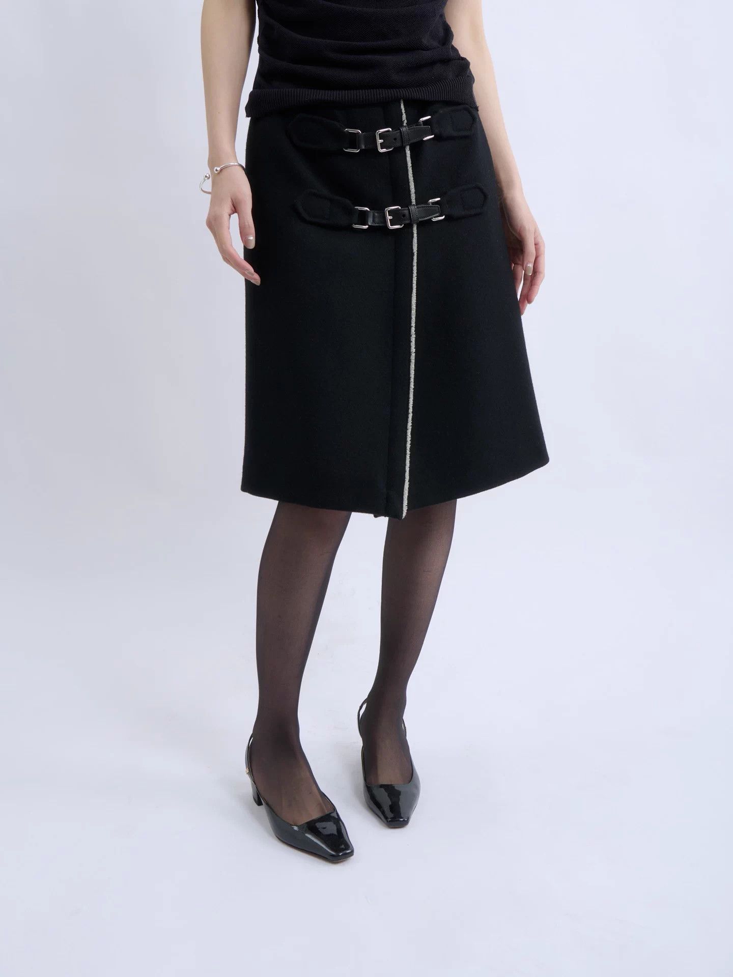 Prada Prada 00s Black Wool Double Belt Buckle A-Line Skirt Size 27" / US 4 / IT 40 - 1 Thumbnail
