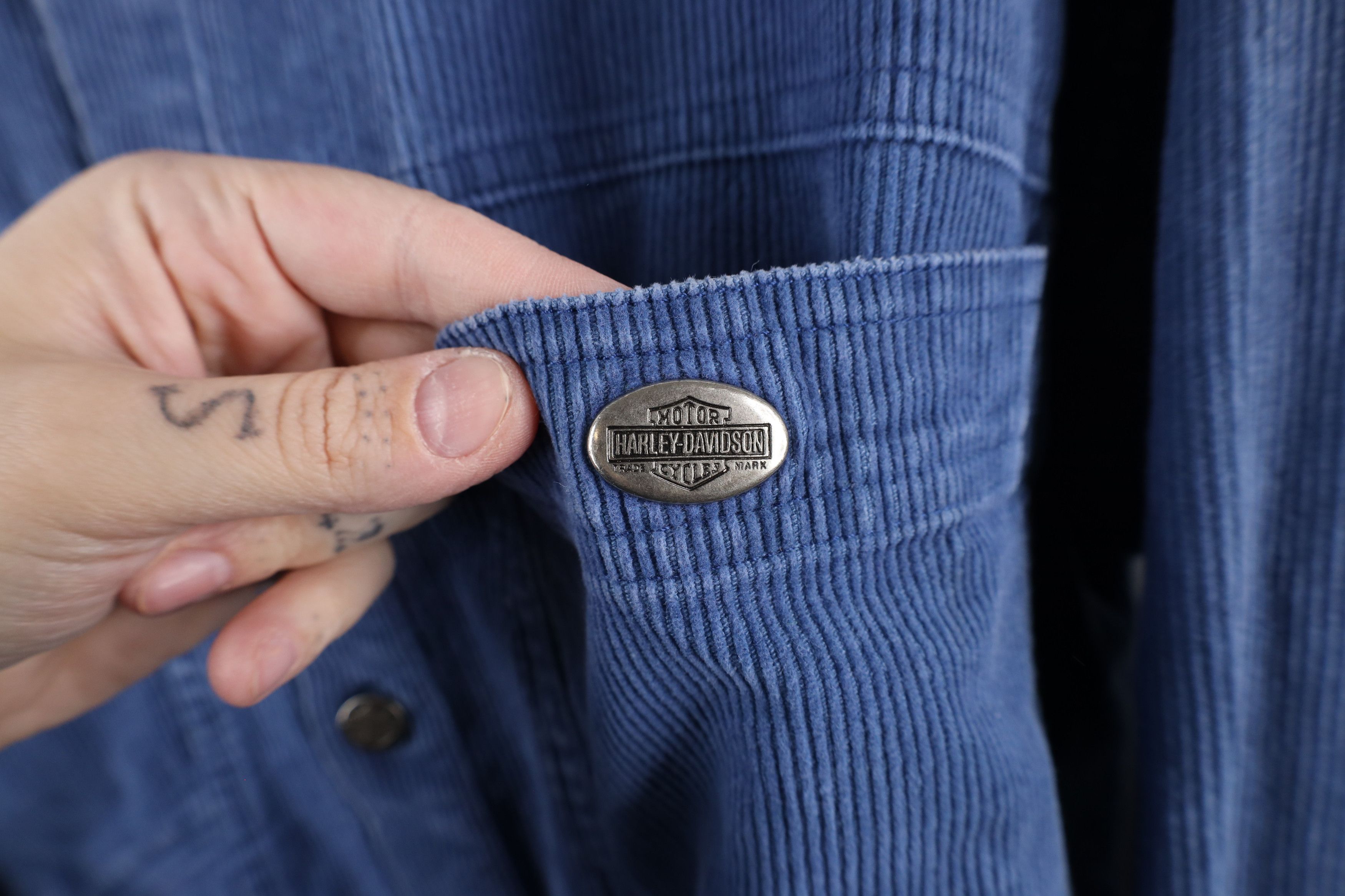 Harley Davidson × Vintage Vintage 90s Harley Davidson Spell Out Corduroy Button Shirt Size US XXL / EU 58 / 5 - 4 Thumbnail