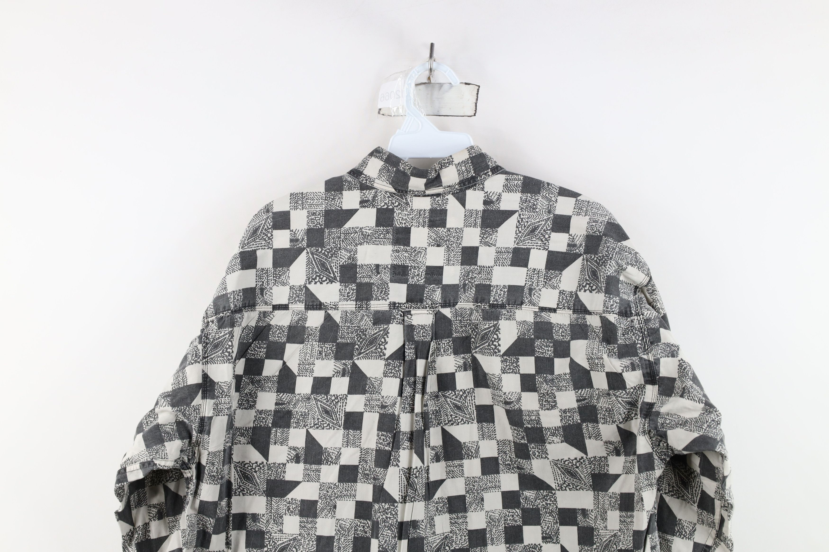 Vintage Vintage 90s Streetwear Surf Skateboard Button Shirt Size US S / EU 44-46 / 1 - 11 Thumbnail